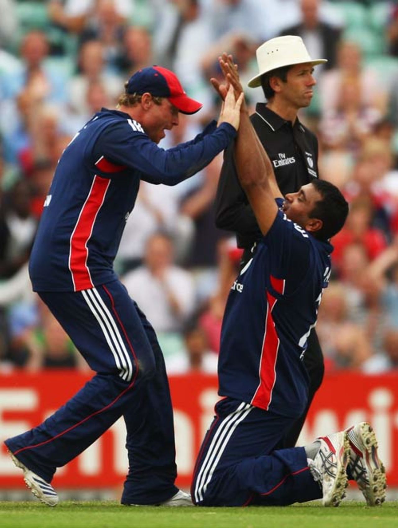 Samit Patel is congratulated on his impressive one-handed swoop to catch Albie Morkel off his own bowling, England v South Africa, 3rd ODI, The Oval, August 29, 2008
