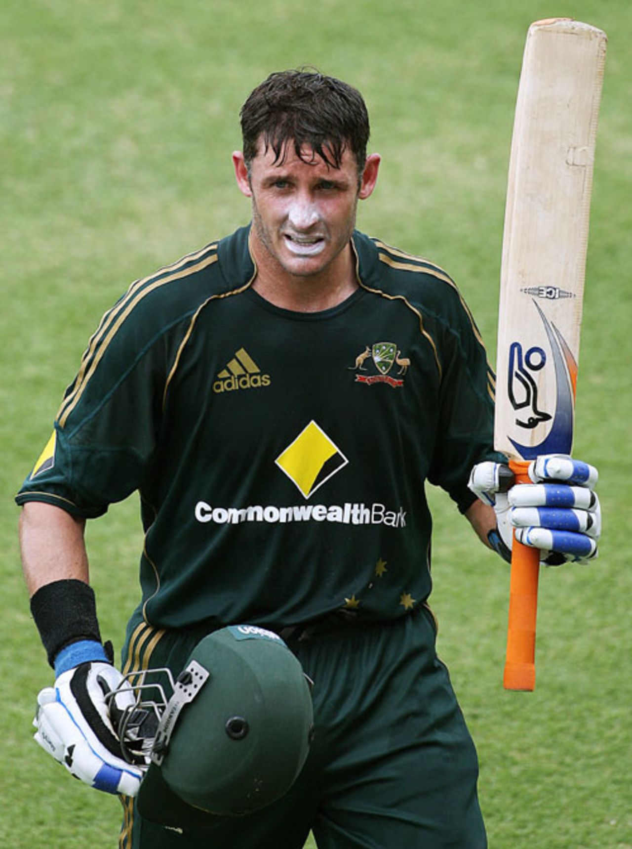 Michael Hussey beat the heat with a hard-working 85, Australia v Bangladesh, 1st ODI, Darwin, August 30, 2008