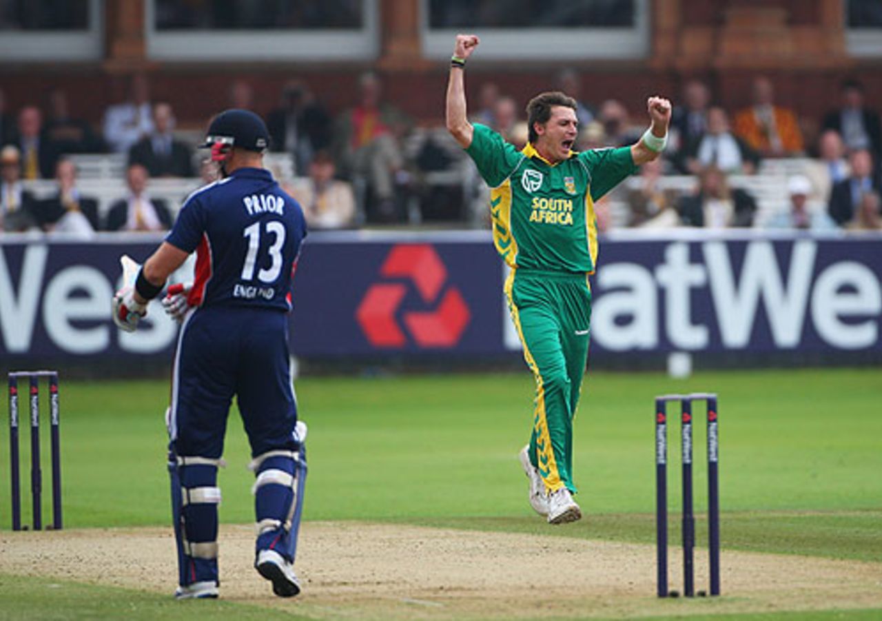 Matt Prior falls to Dale Steyn as England stutter in their run-chase, England v South Africa, 4th ODI, Lord's, August 31, 2008