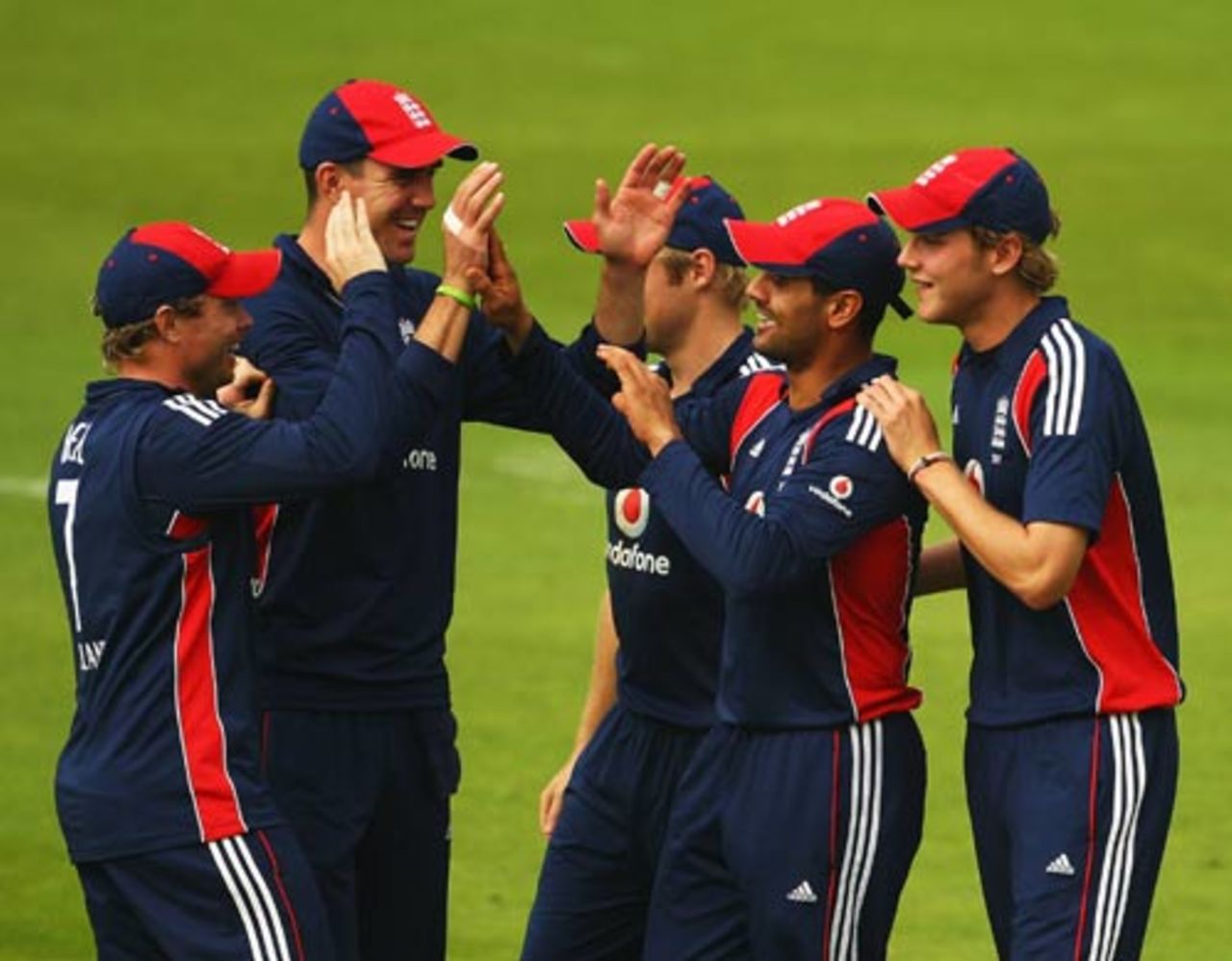 Owais Shah is congratulated on running out Hashim Amla, England v South Africa, 4th ODI, Lord's, August 31, 2008