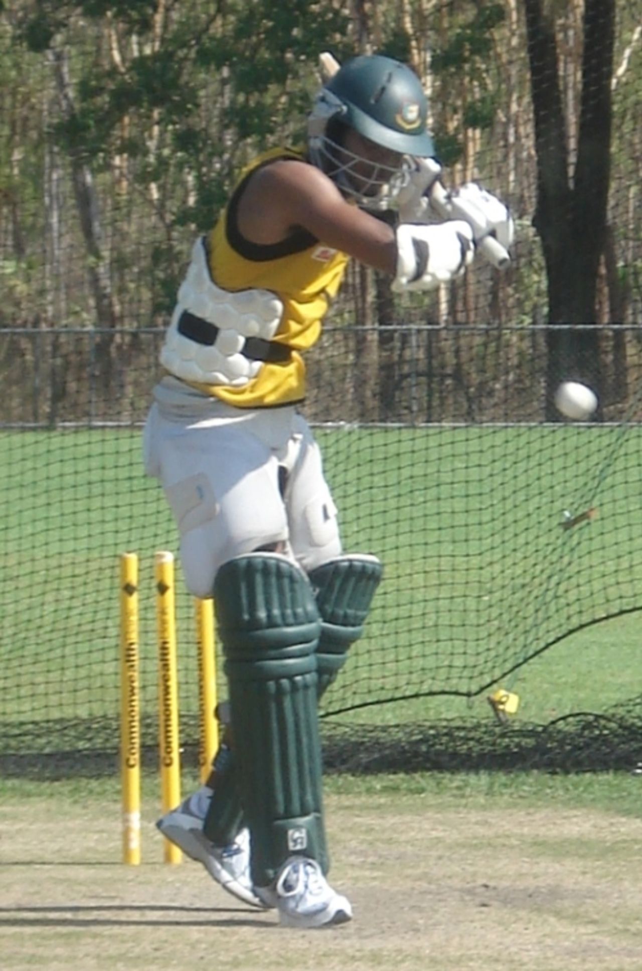 Junaid Siddique prepares to play a shot, Darwin, September 2, 2008