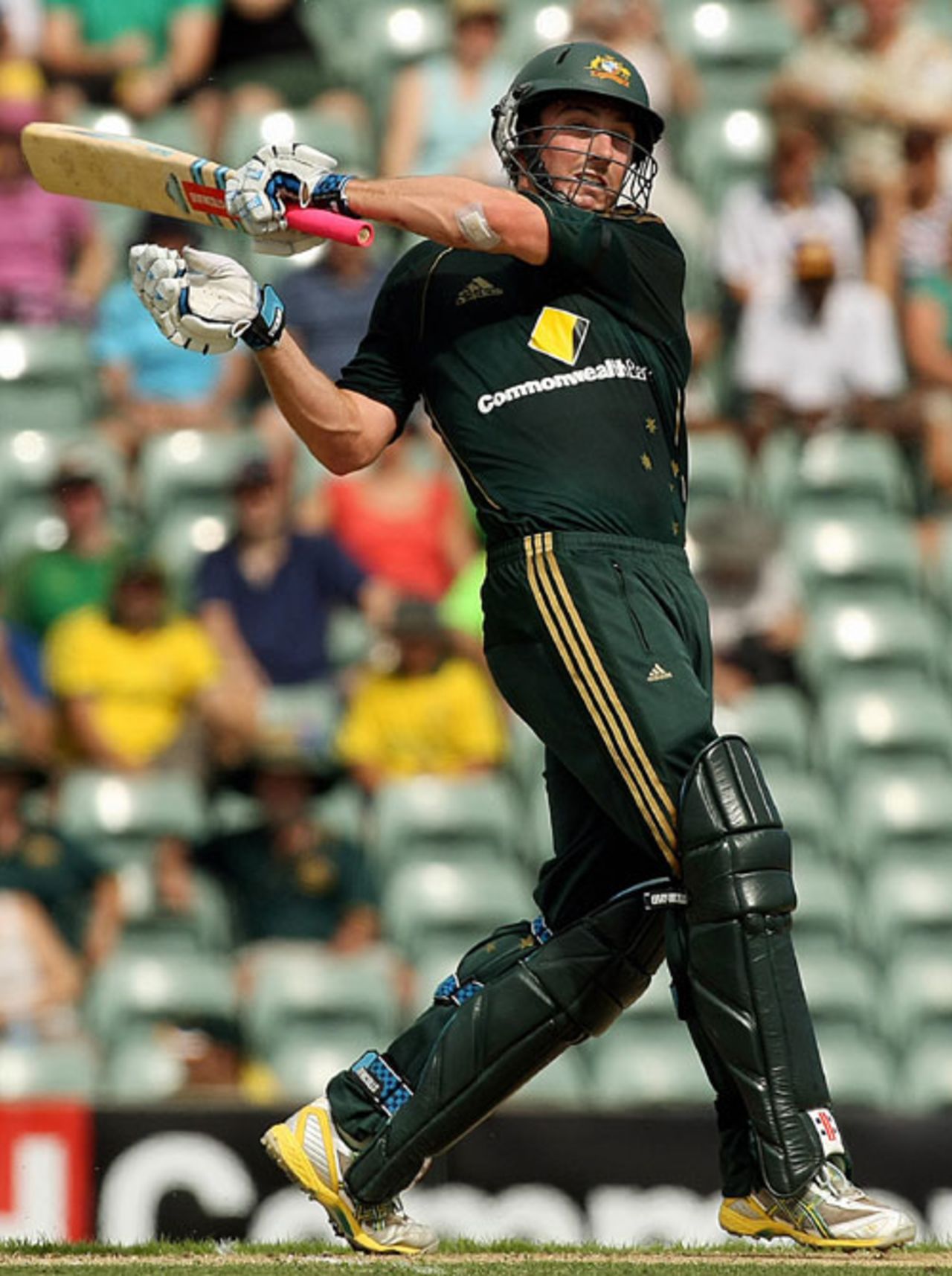 Shaun Marsh scored a quick 30, Australia v Bangladesh, 3rd ODI, Darwin, September 6, 2008