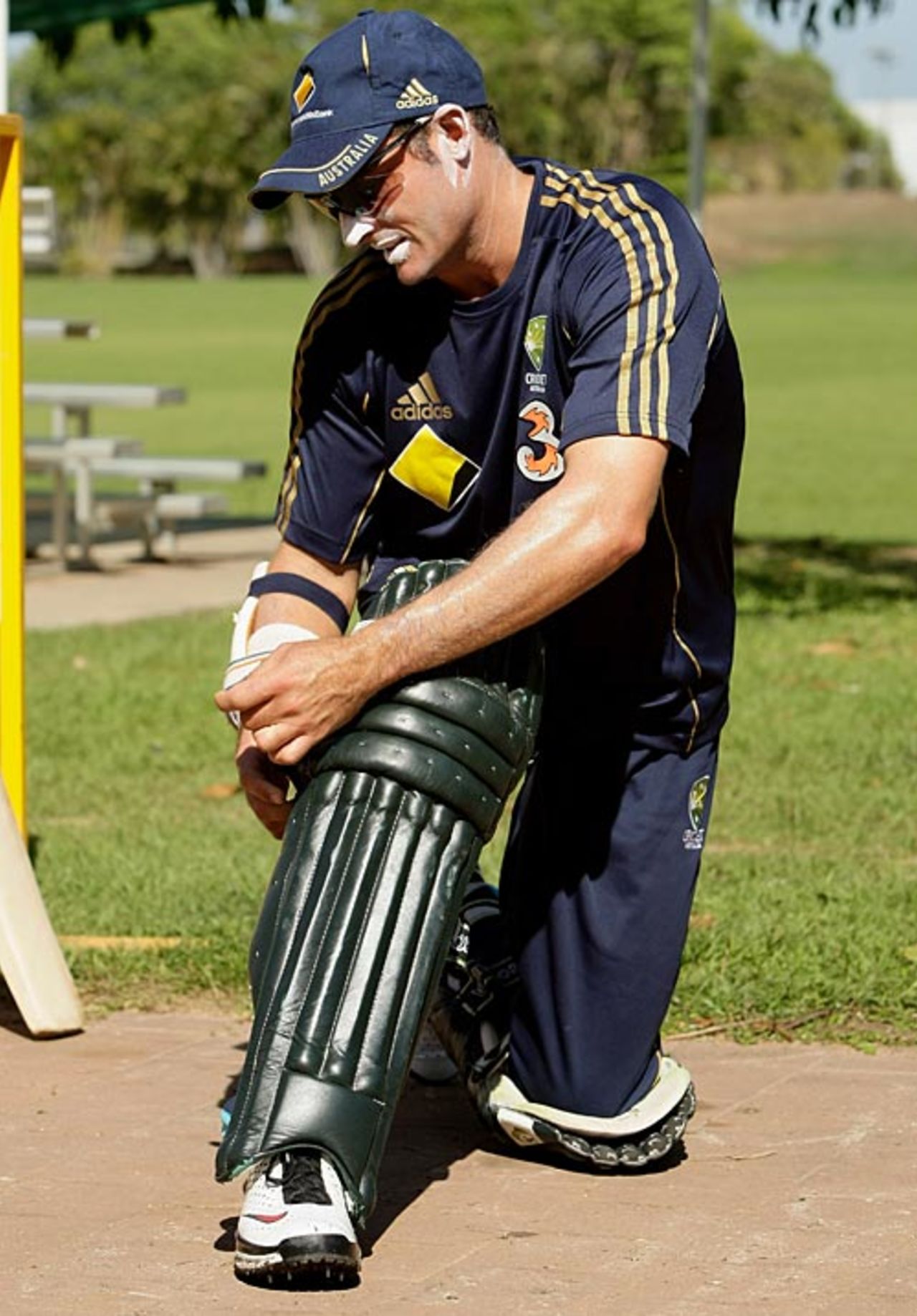 Michael Hussey pads up, Darwin, September 5, 2008