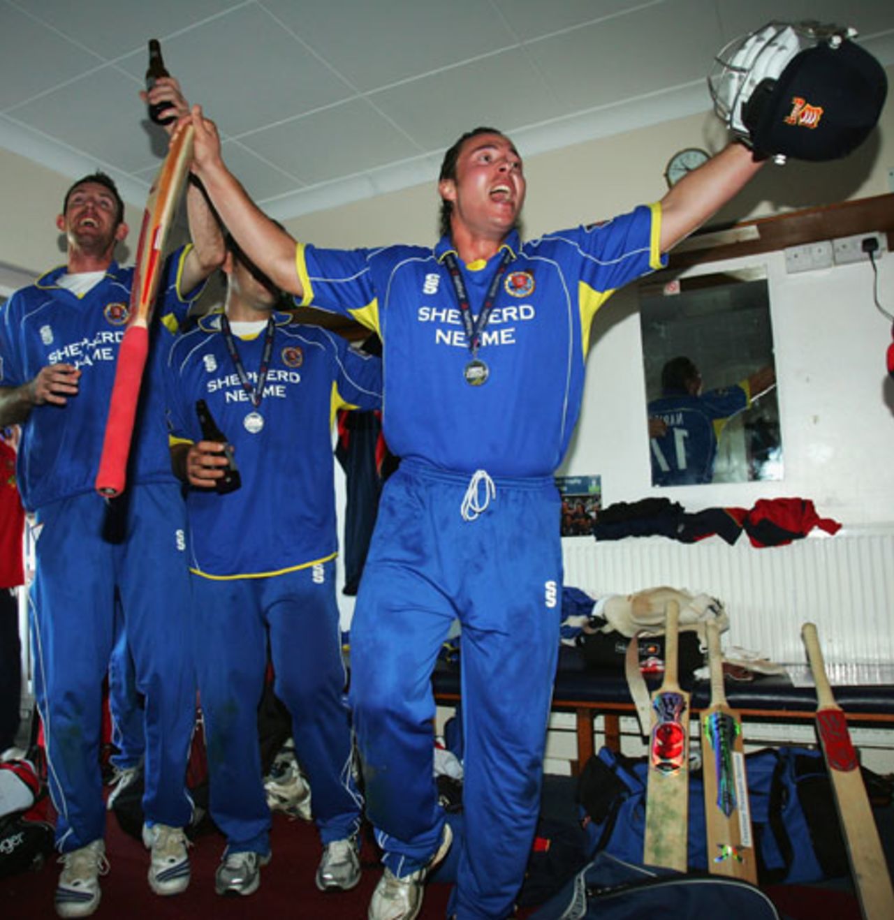 Graham Napier leads the celebrations as Essex won the Pro40 Division Two title, Kent v Essex, Pro40, Canterbury, September 13, 2008