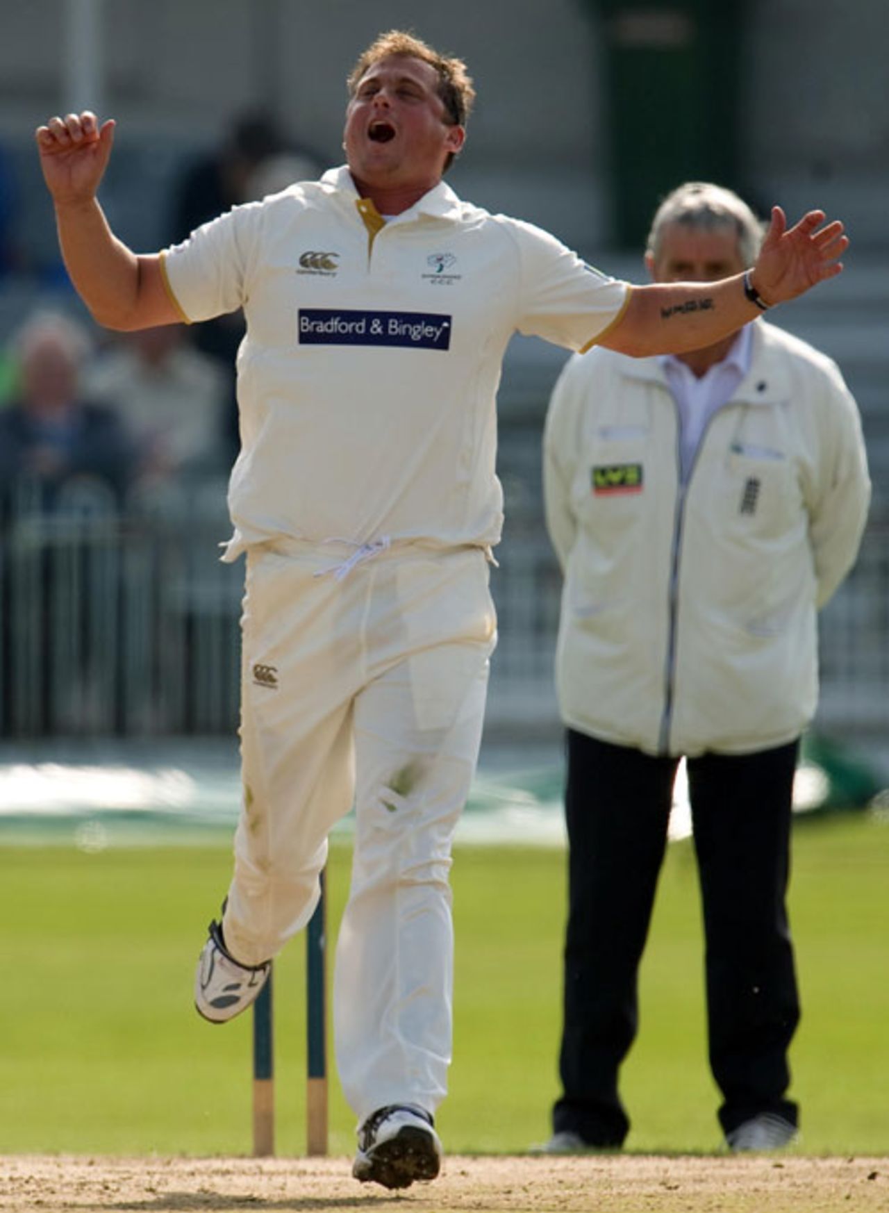 Darren Gough goes close on the final day of Yorkshire's match at Scarborough, Yorkshire v Somerset, Scarborough, September 20, 2008