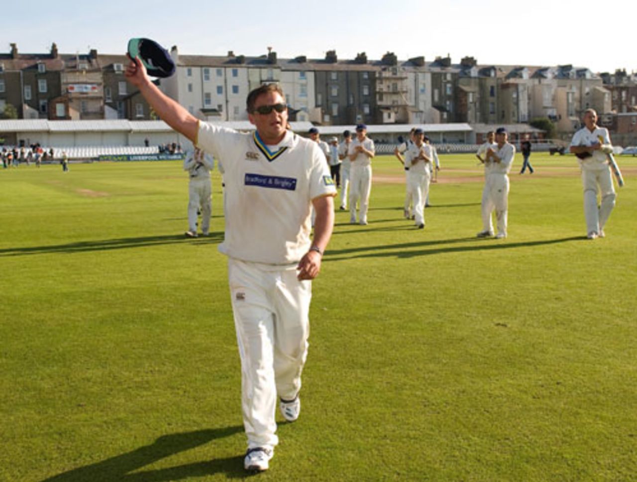 Darren Gough waves farewell to the home crowd at the end of his final first-class match, Yorkshire v Somerset, Scarborough, September 20, 2008