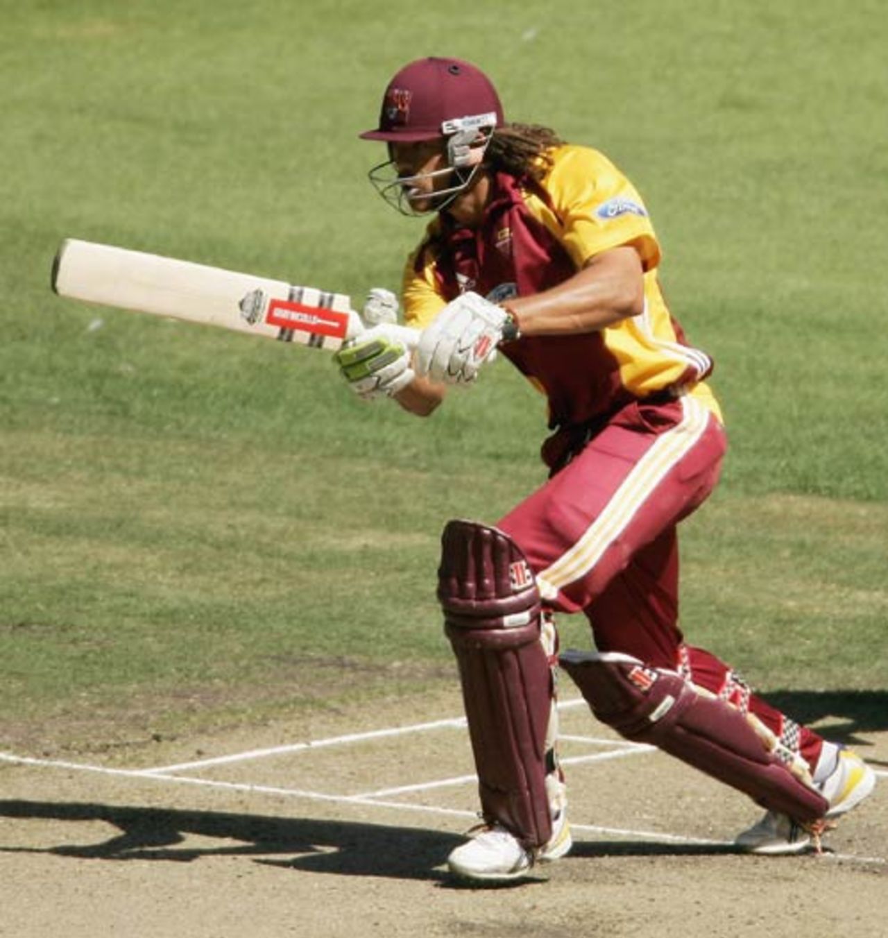 Andrew Symonds looks for a single, Victoria v Queensland, Ford Ranger One Day Cup, Melbourne, November 29, 2006