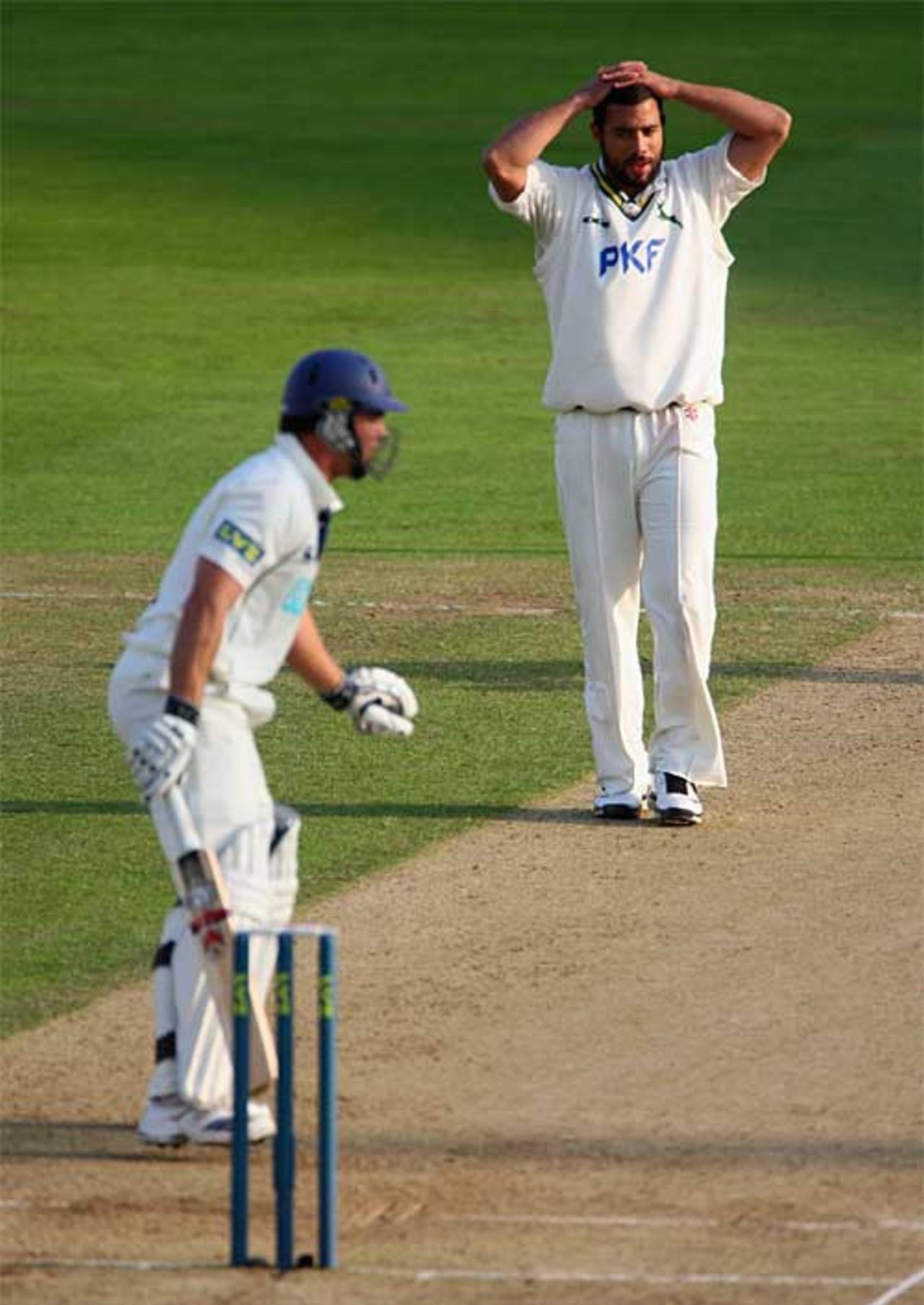 Is it slipping away: Andre Adams watches as the Hampshire lead grows, Nottinghamshire v Hampshire, County Championship, September 25, 2008