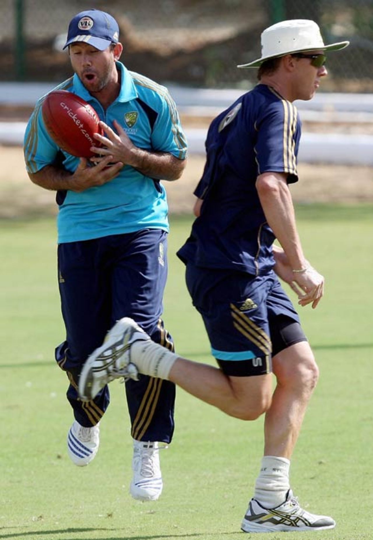 Ricky Ponting takes a football pass from Brett Lee at training, Jaipur, September 26, 2008