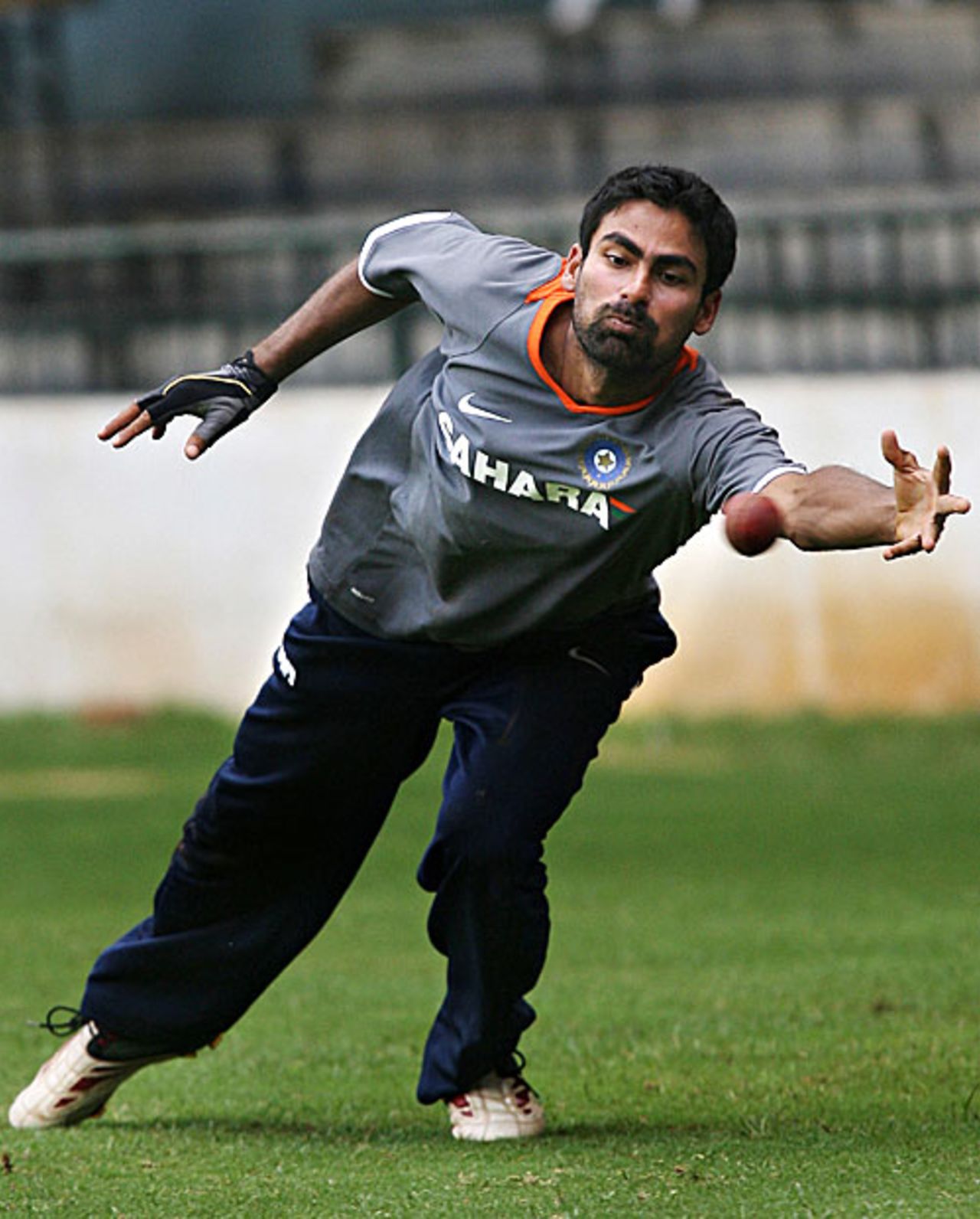 Mohammad Kaif dives to take a catch, Bangalore, September 29, 2008