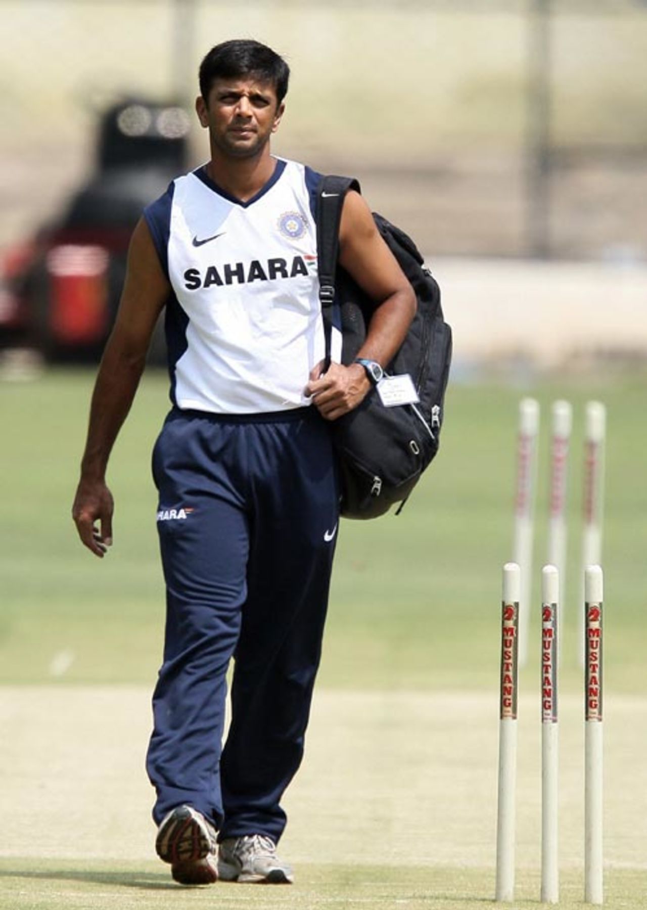 Rahul Dravid turns up for practice, Bangalore, October 1, 2008