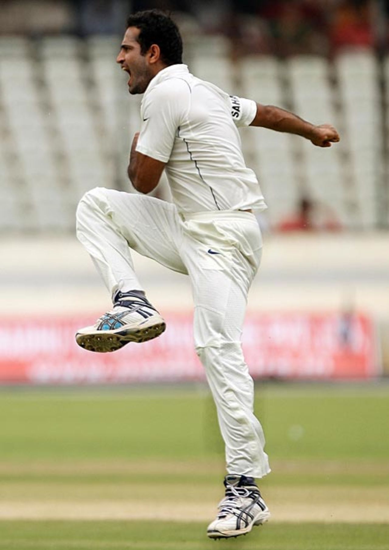 Irfan Pathan is cock-a-hoop after dismissing Matthew Hayden, Board President's XI v Australians, Hyderabad, 2nd day, October 3, 2008
