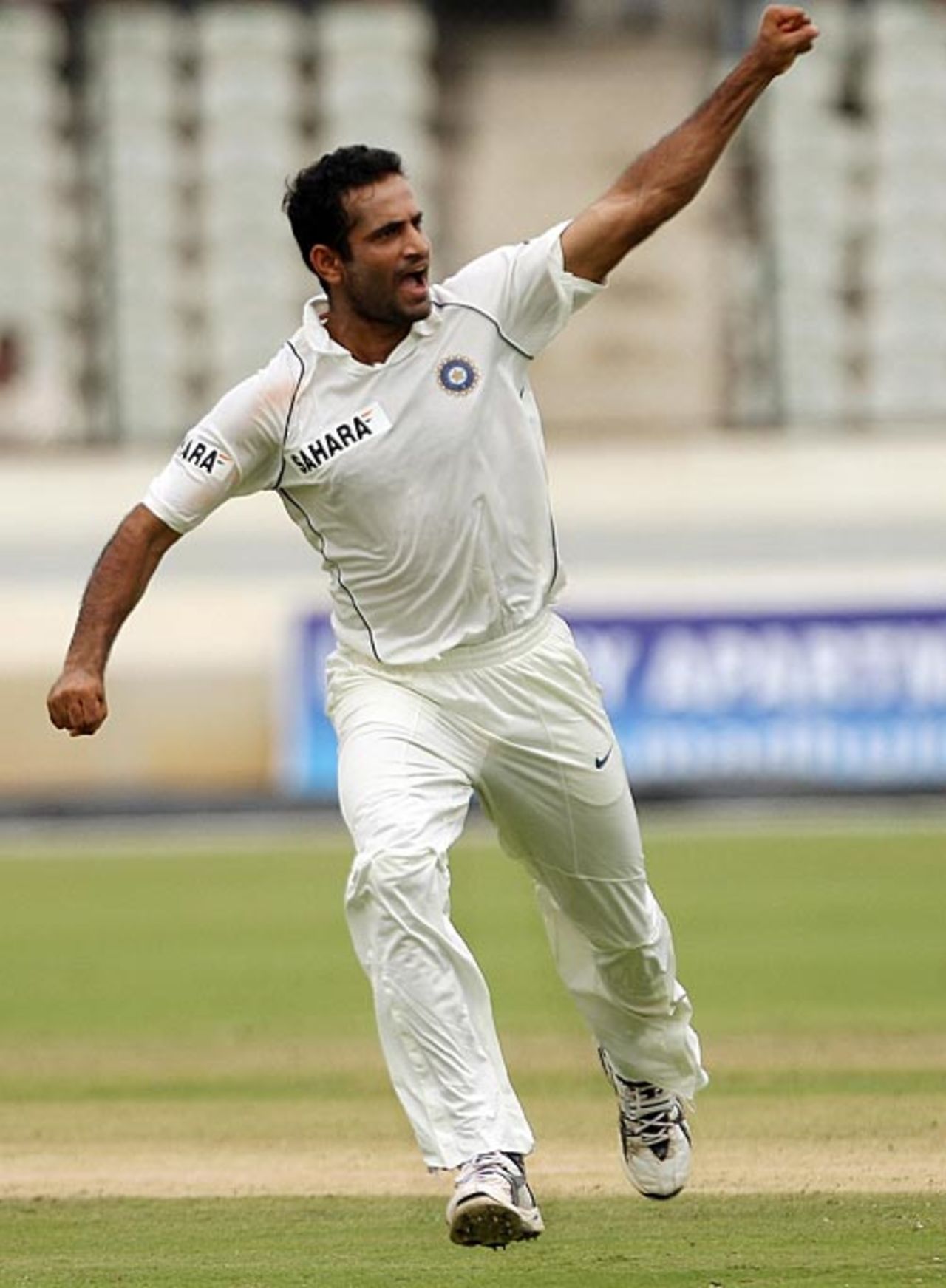 Irfan Pathan celebrates Matthew Hayden's wicket, Board President's XI v Australians, Hyderabad, 2nd day, October 3, 2008