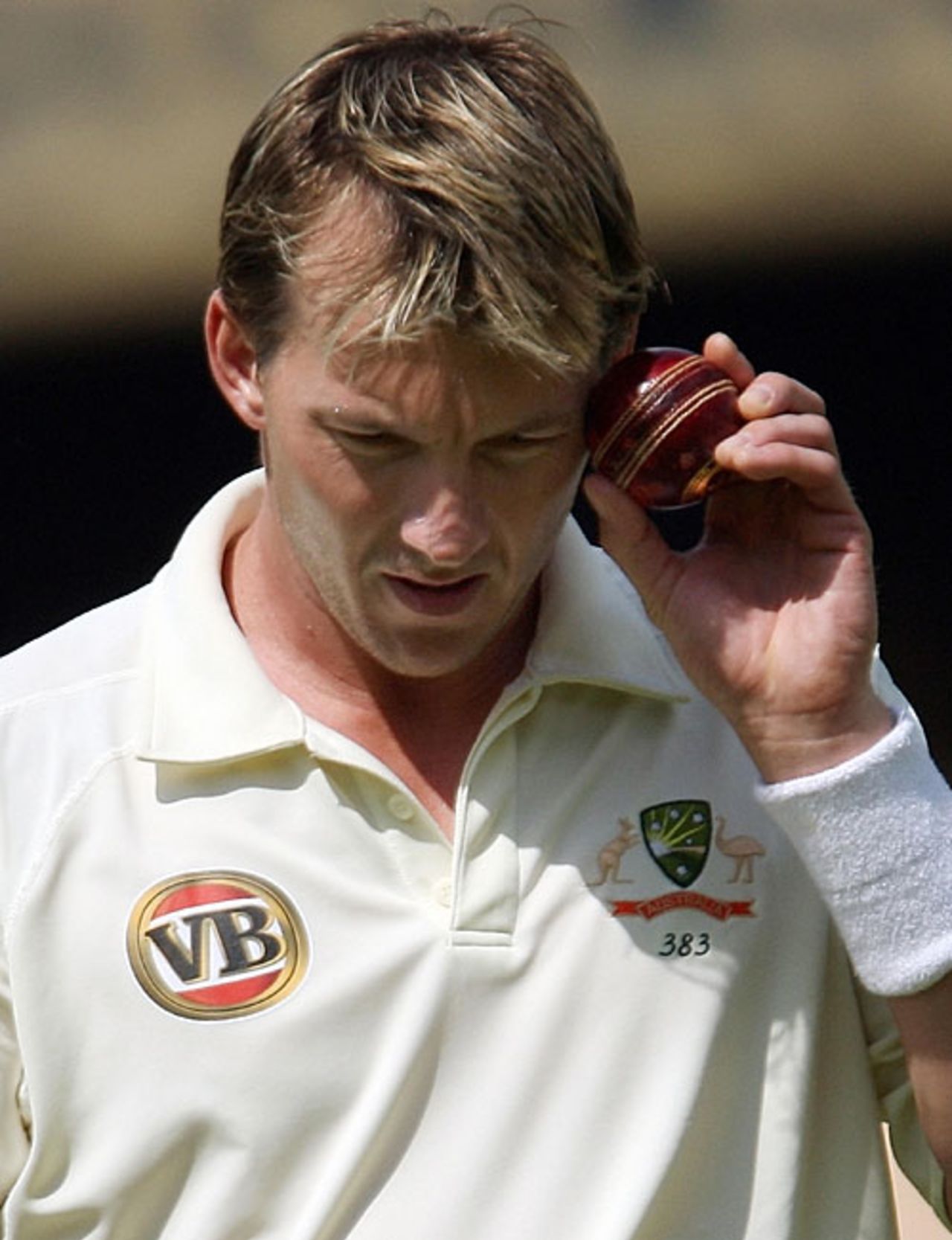 Brett Lee prepares to bowl, Board President's XI v Australians, Hyderabad, 3rd day, October 4, 2008