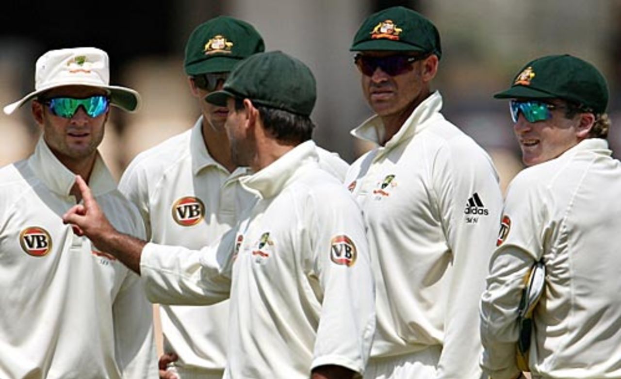 Ricky Ponting discusses a point with team-mates, Board President's XI v Australia, Hyderabad, 4th day, October 5, 2008