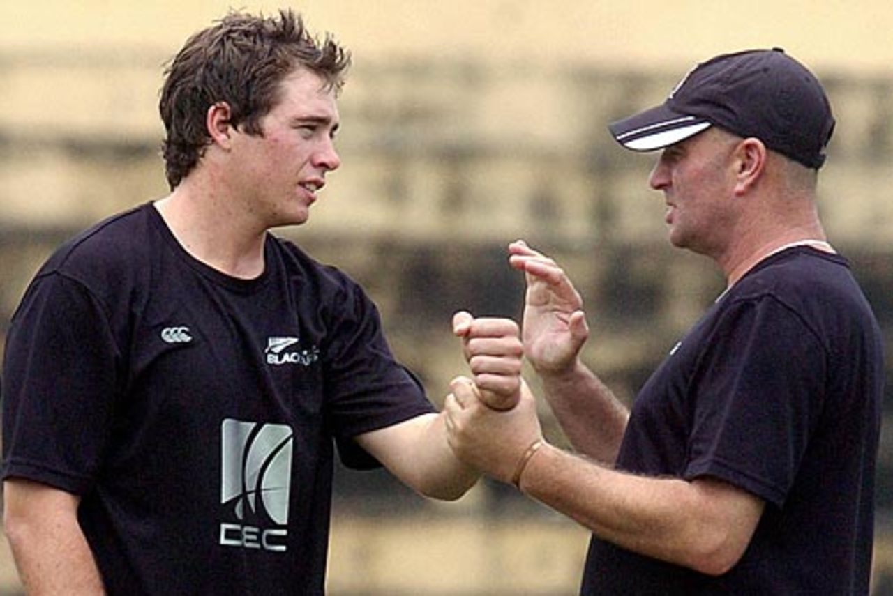 Tim Southee and Vaughn Johnson discuss a point, Dhaka, October 6, 2008