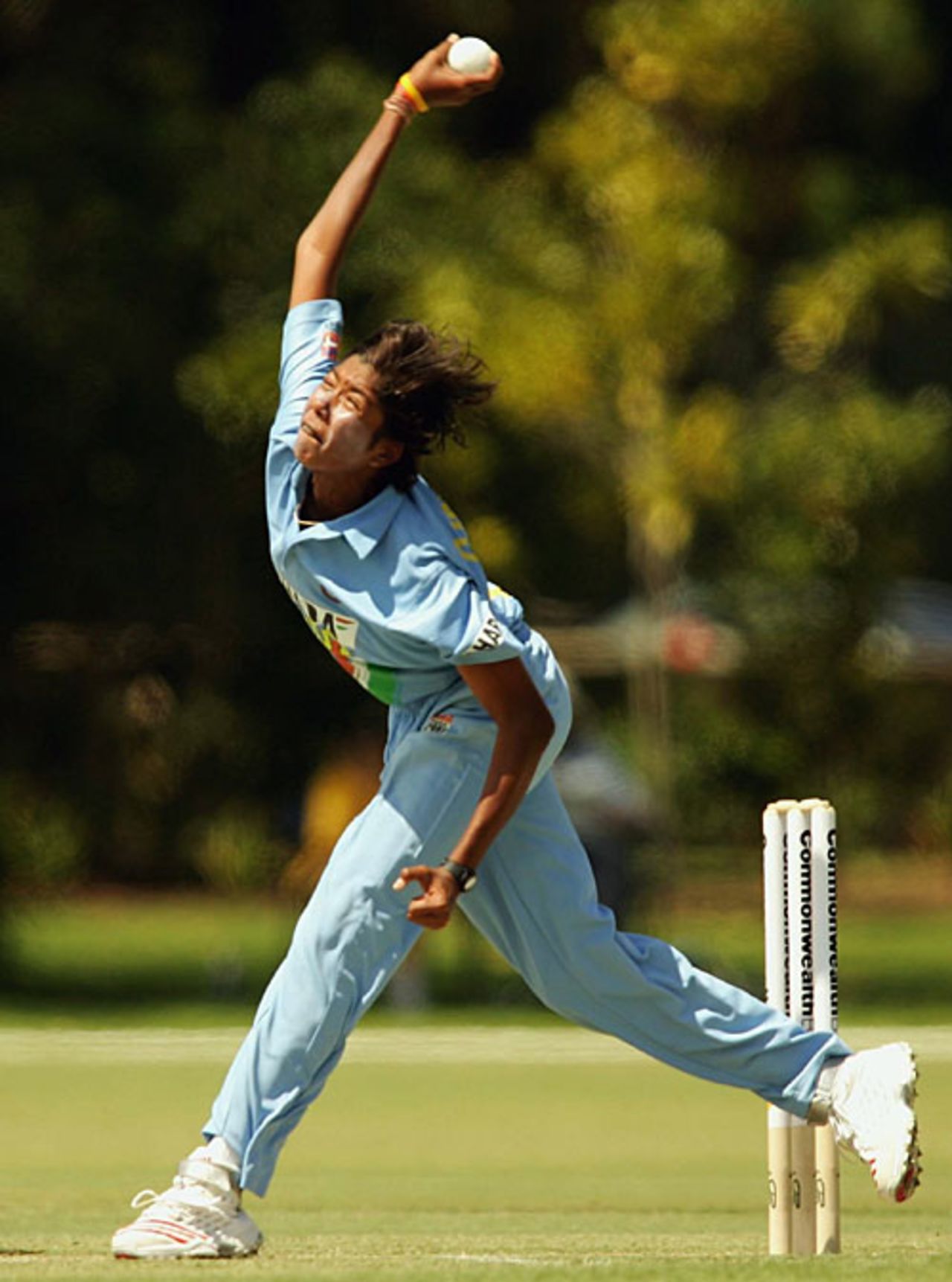 Jhulan Goswami in full stride, Australia v India, Adelaide, 1st women's ODI, February 25, 2006
