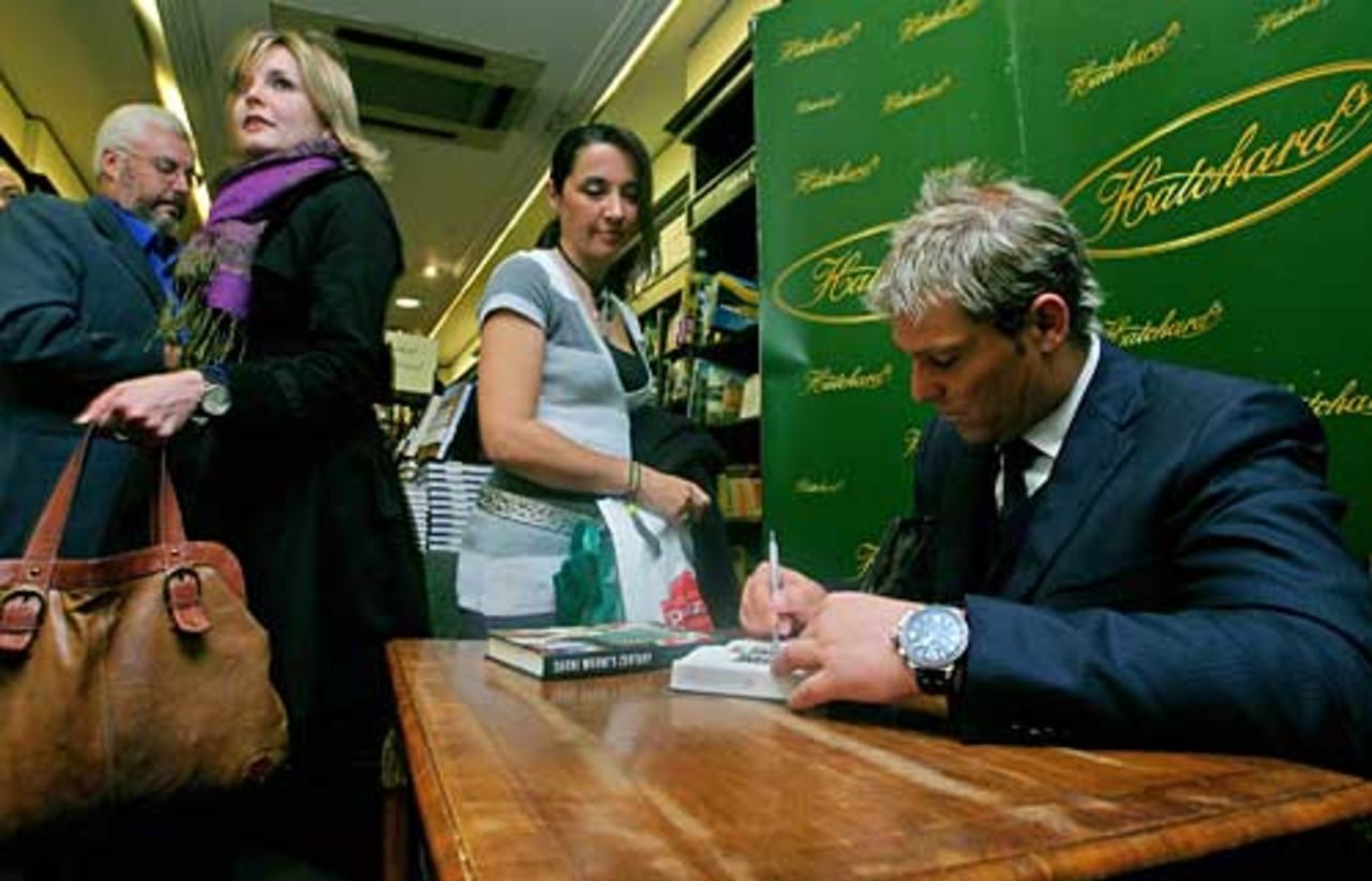Shane Warne signs copies of his new book, London, October 7, 2008