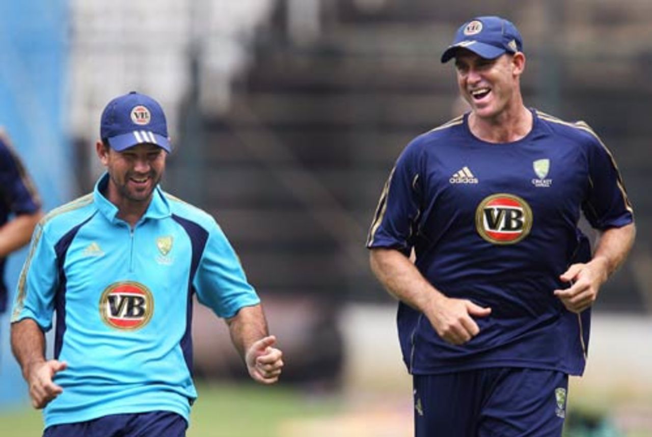 Ricky Ponting and Matthew Hayden take a jog at training, Bangalore, October 7, 2008