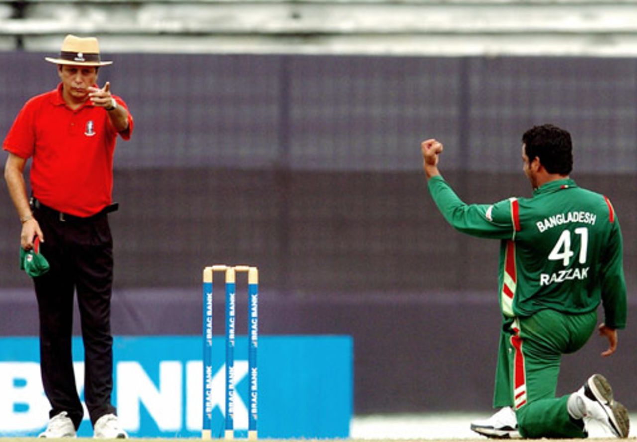 Abdur Razzak is overjoyed after getting a wicket, Bangladesh v New Zealand, 1st ODI, Mirpur, October 9, 2008