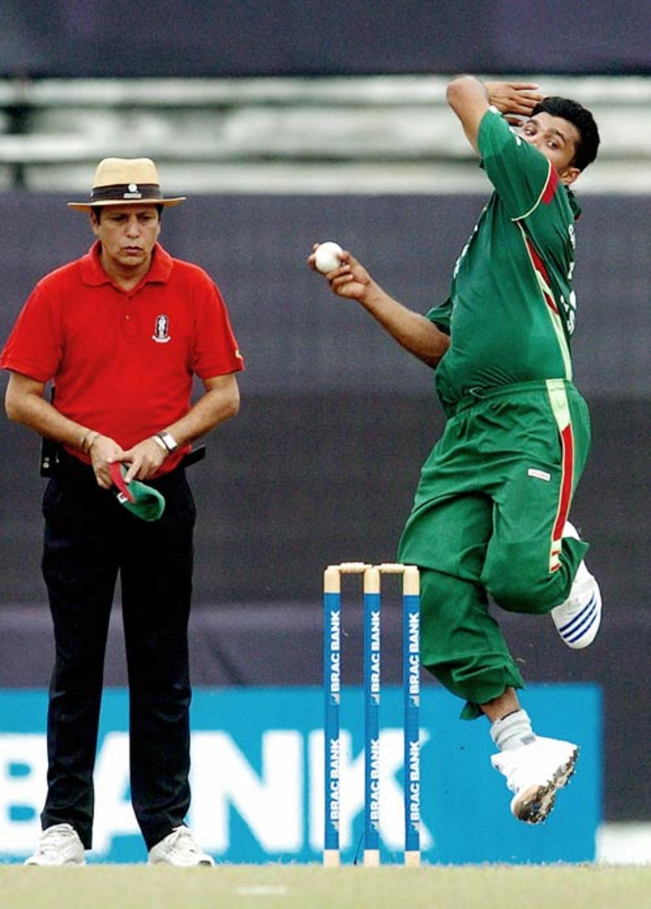 Mashrafe Mortaza in his delivery stride, Bangladesh v New Zealand, 1st ODI, Mirpur, October 9, 2008