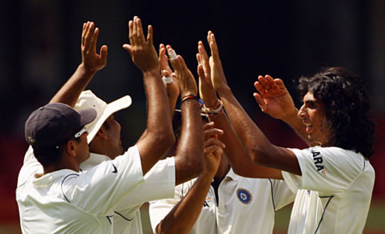 Ishant Sharma is congratulated for dismissing Simon Katich, India v Australia, 1st Test, Bangalore, 1st day, October 9, 2008