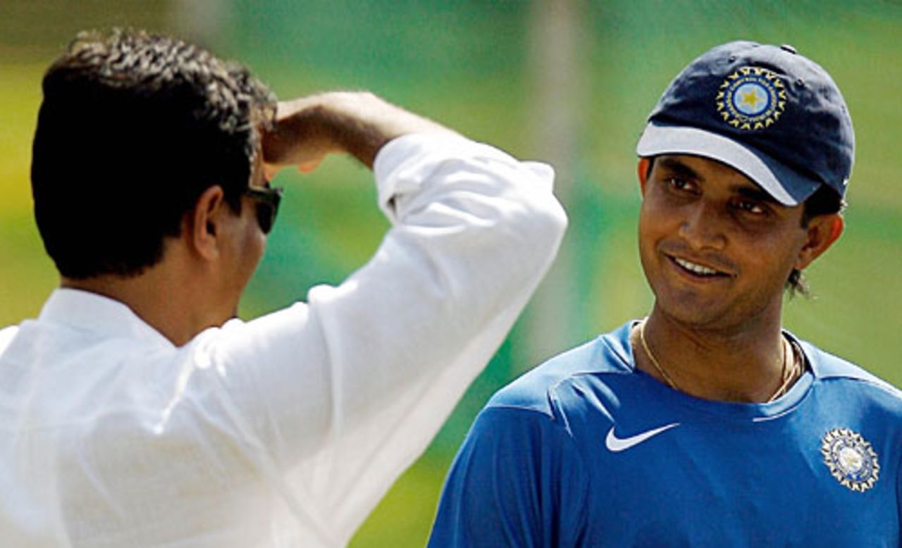 Sourav Ganguly and Dilip Vengsarkar in discussion, Vadodara, January 30, 2007