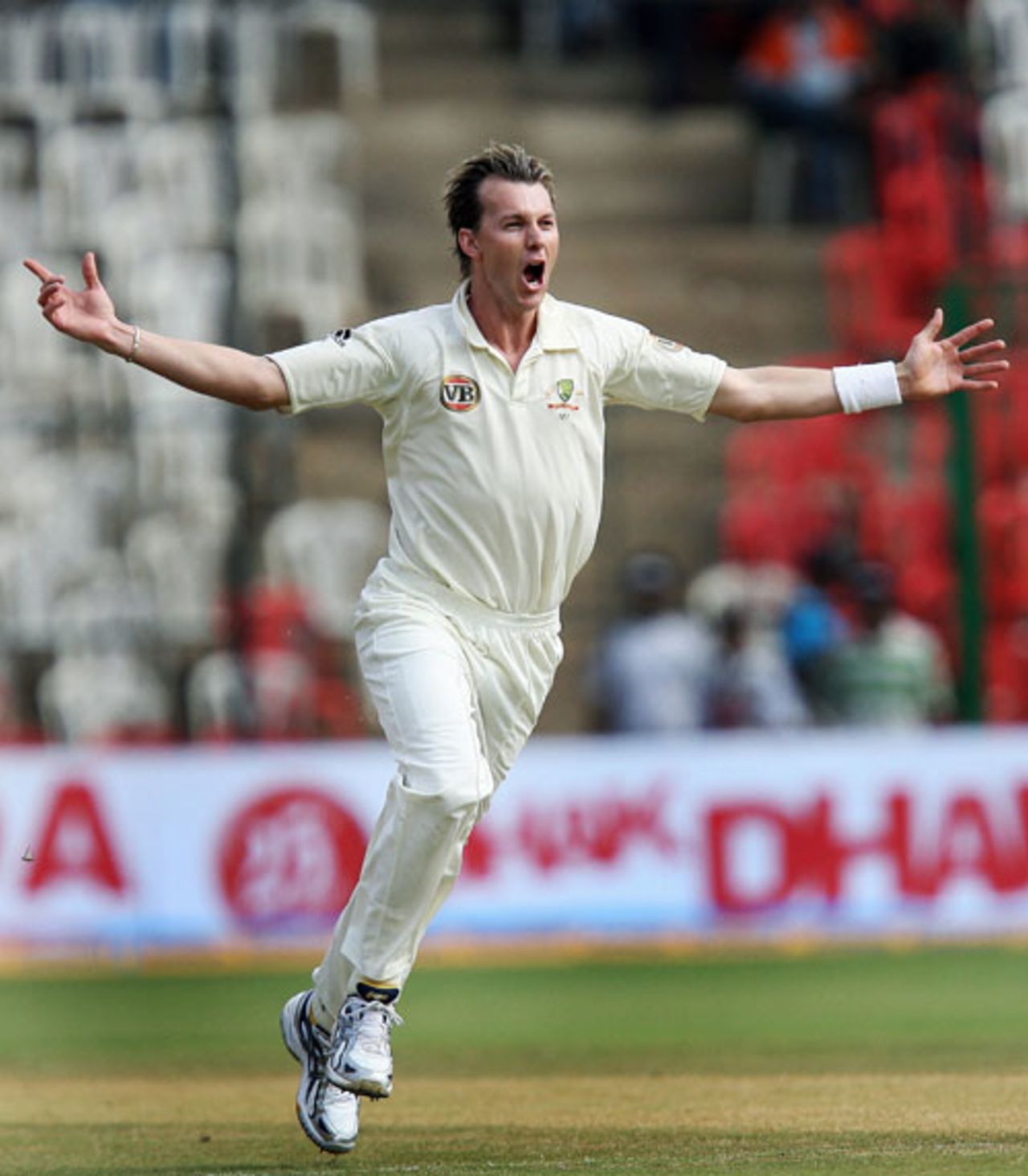 Brett Lee celebrates after dismissing Gautam Gambhir, India v Australia, 1st Test, Bangalore, 3rd day, October 11, 2008