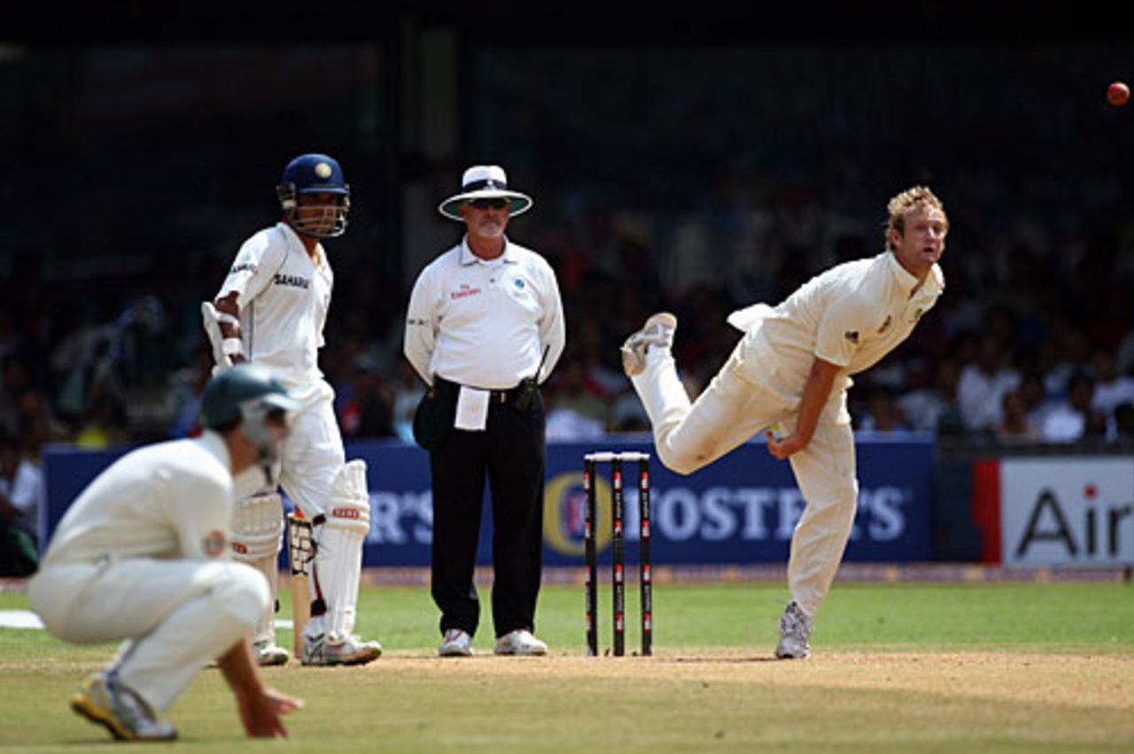 Cameron White bowls on day three, India v Australia, 1st Test, 3rd day, Bangalore, October 11, 2008