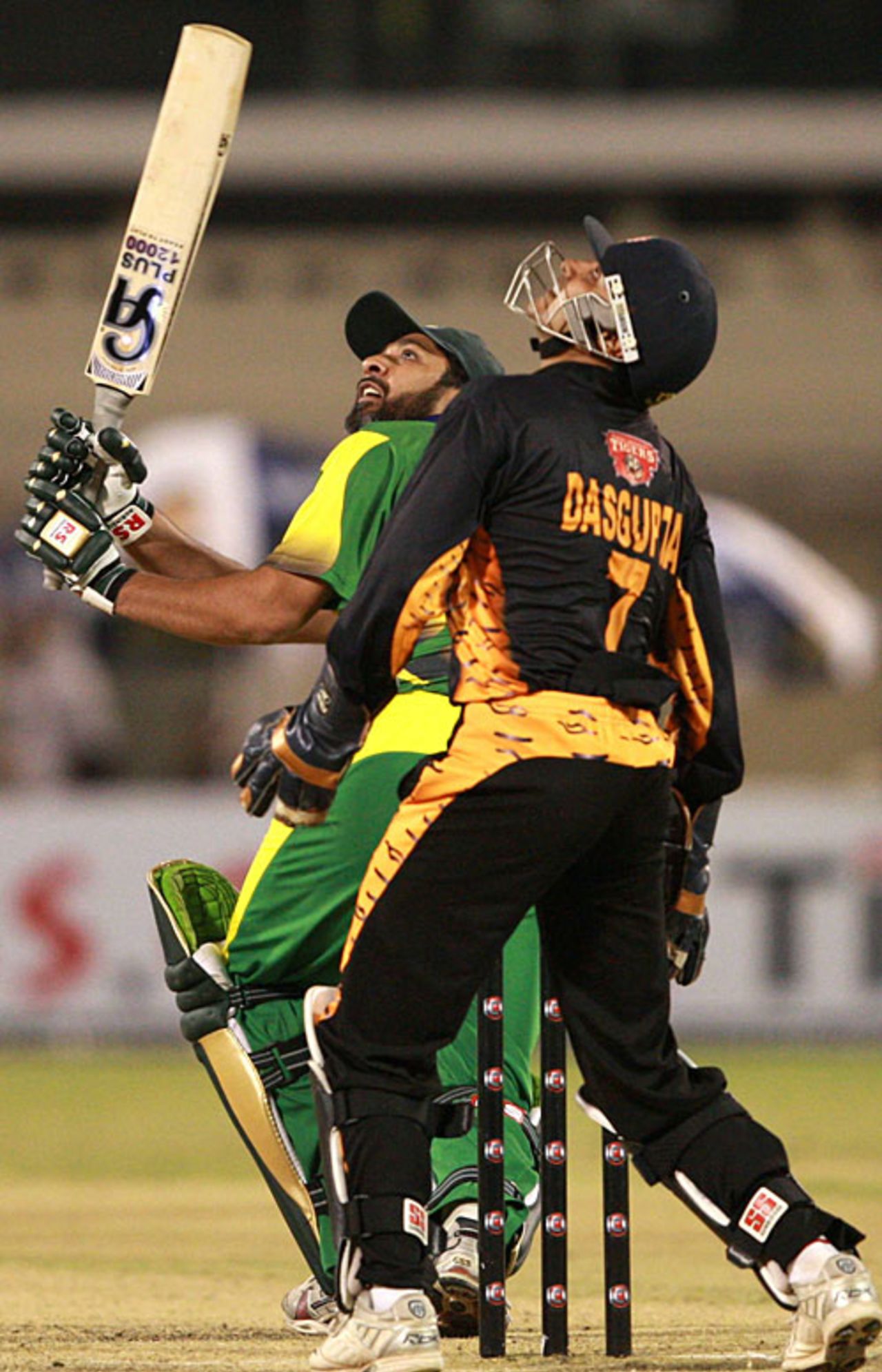 Inzamam-ul-Haq was out caught behind for 19, Lahore Badshahs v Royal Bengal Tigers, ICL, Hyderabad, October 12, 2008