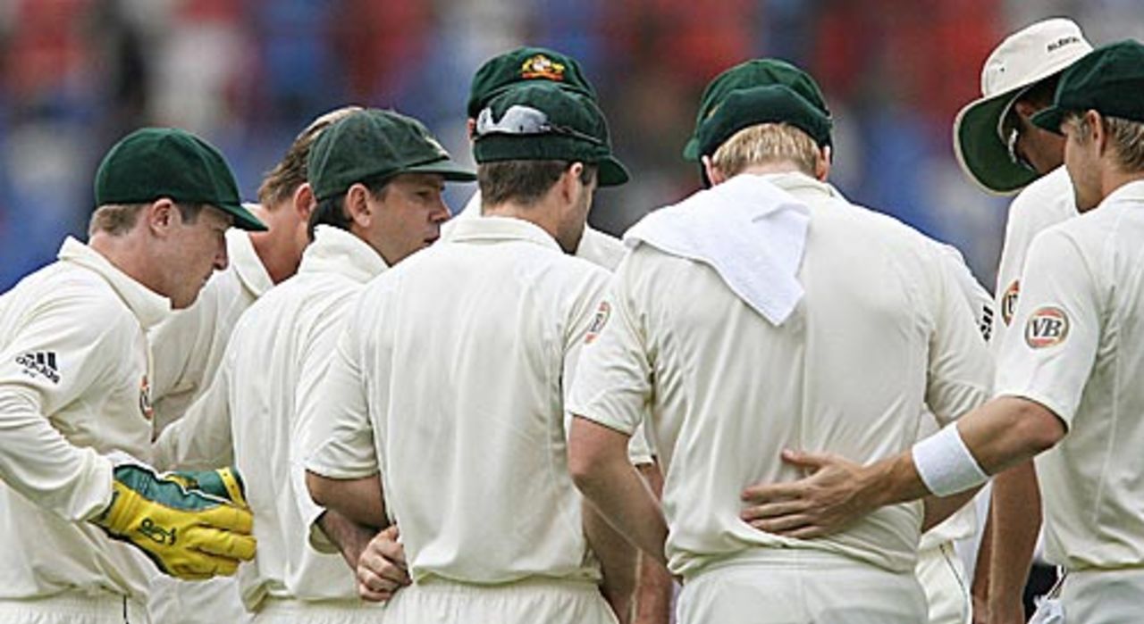The Australians huddle before taking to the field, India v Australia, 1st Test, Bangalore, 5th day, October 13, 2008