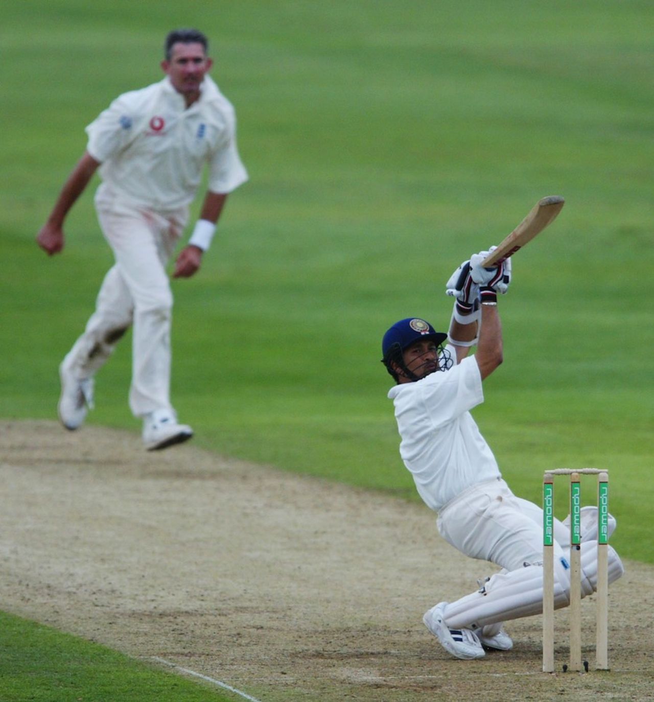 Sachin Tendulkar gets cheeky against Andrew Caddick, England v India, 3rd Test, Headingley, 2nd day, August 23, 2003