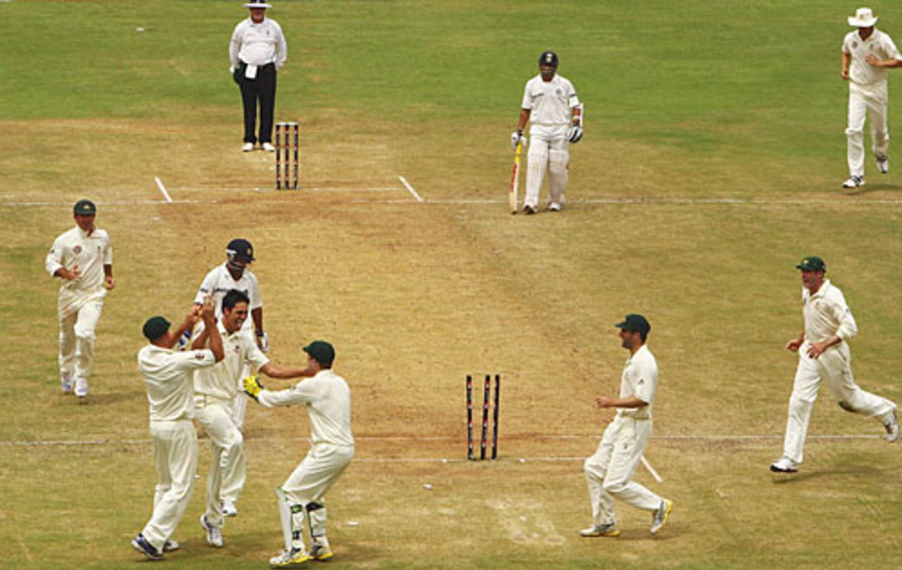 Mitchell Johnson celebrates Gautam Gambhir's wicket, India v Australia, 1st Test, Bangalore, 5th day, October 13, 2008