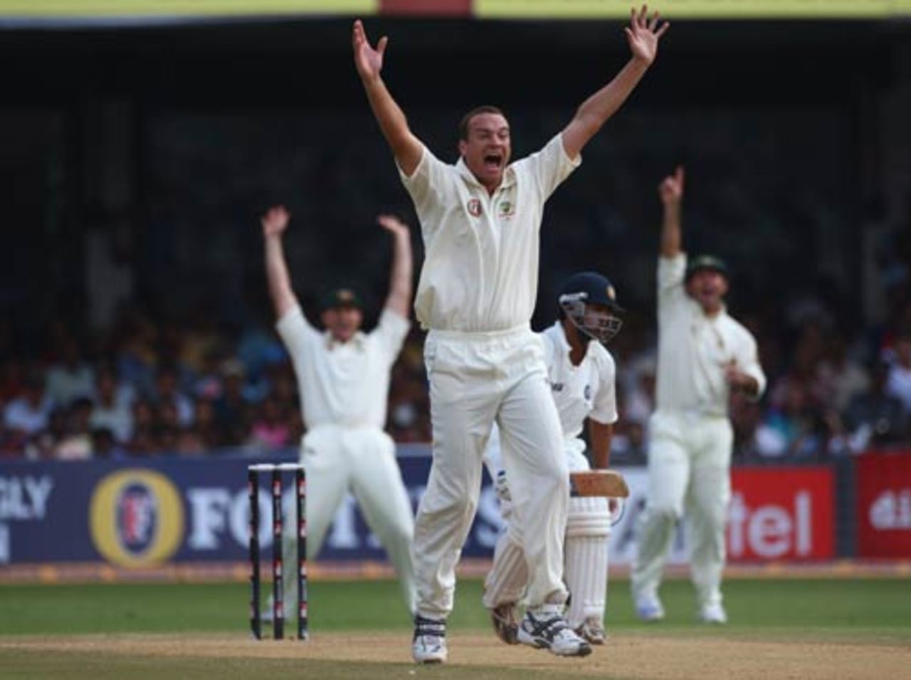 Stuart Clark roars out an appeal, India v Australia, 1st Test, Bangalore, 2nd day, October 10, 2008
