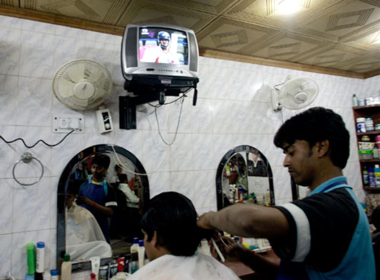 Cricket at the barber's, Bangladesh v India, Bangladesh v India, Group B, Trinidad, March 17, 2007