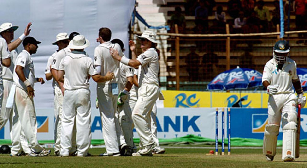 Rajin Saleh was trapped leg before for 20, Bangladesh v New Zealand, 1st Test, Chittagong, 1st day, October 17, 2008