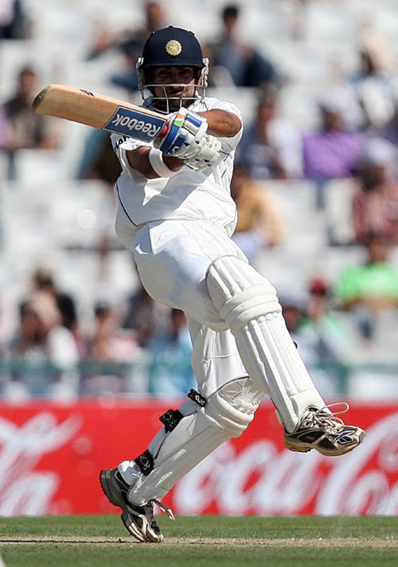 Gautam Gambhir pulls on his way to 67, India v Australia, 2nd Test, Mohali, 1st day, October 17, 2008