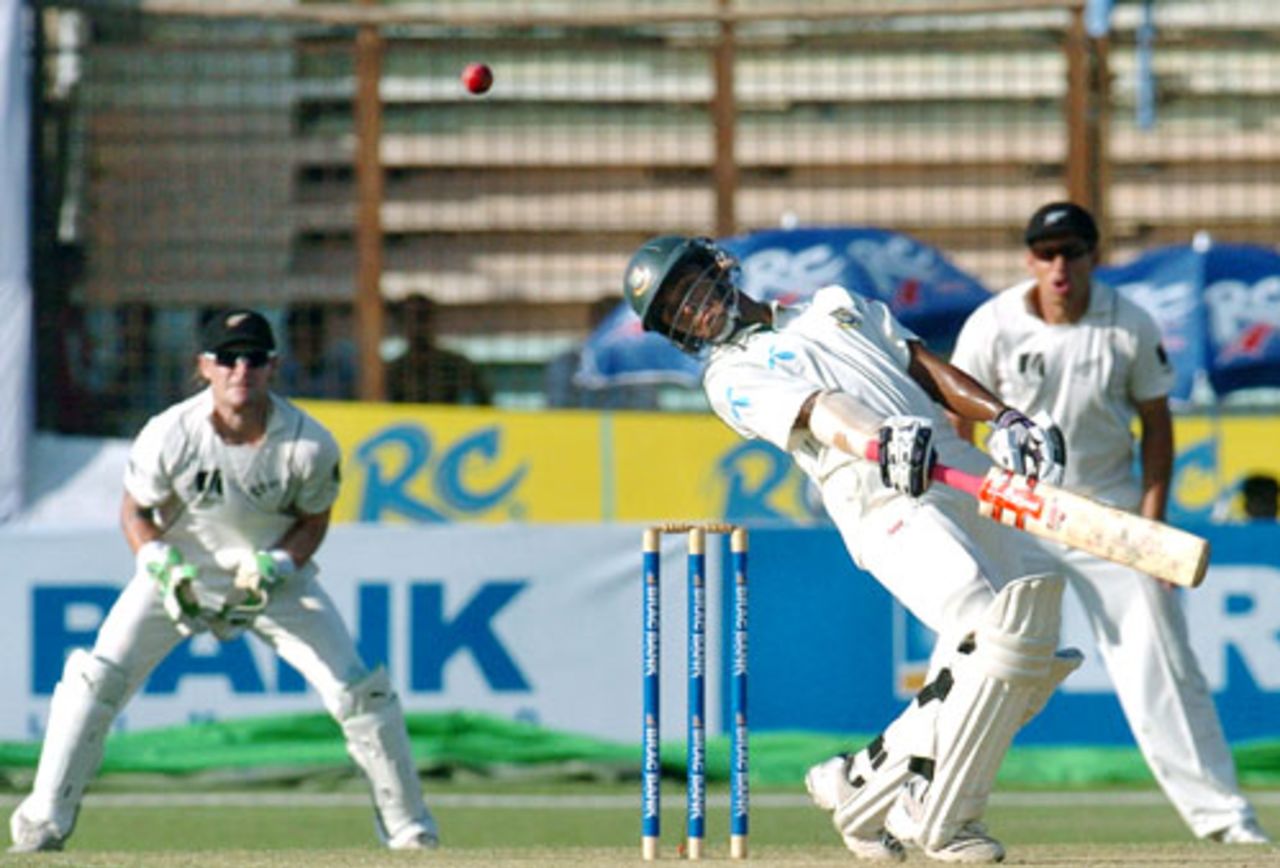 Mehrab Hossain gets out of the way of a bouncer, Bangladesh v New Zealand,1st Test, Chittagong, 1st day, October 17, 2008