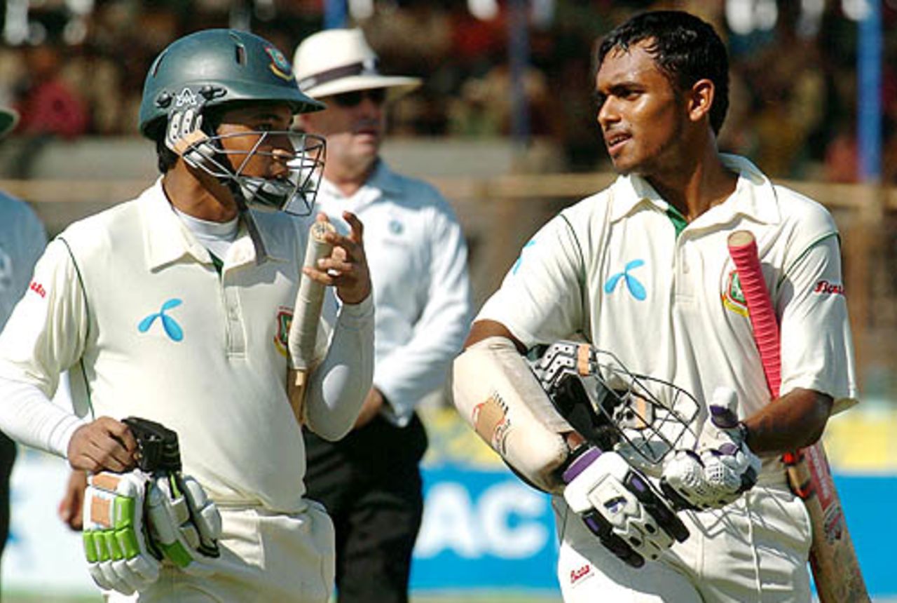 Mushfiqur Rahim and Mehrab Hossain jnr took Bangladesh to 183 for 4, Bangladesh v New Zealand,1st Test, Chittagong, 1st day, October 17, 2008