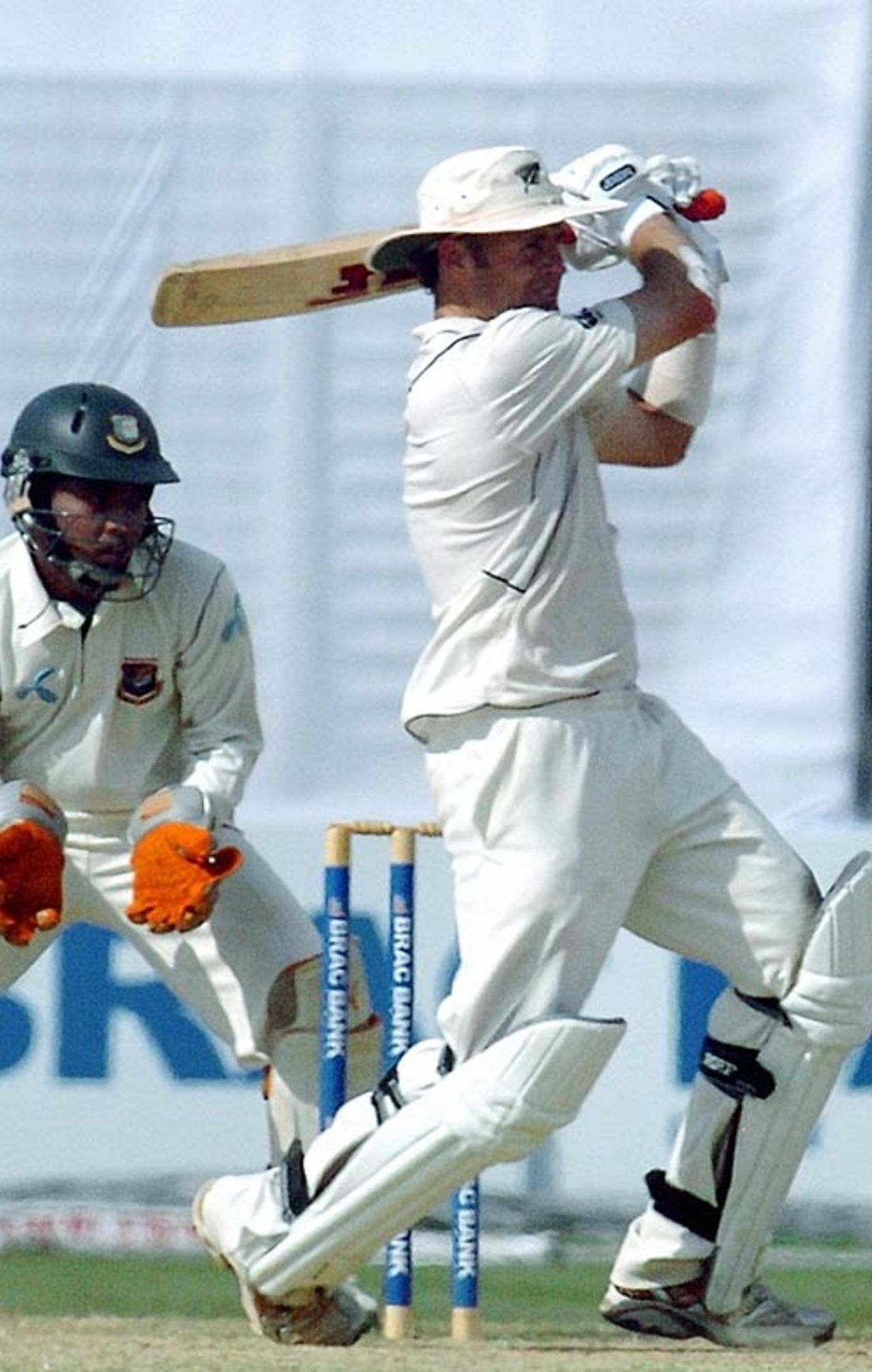Aaron Redmond punishes a short delivery, Bangladesh v New Zealand, 1st Test, Chittagong, 4th day, October 20, 2008