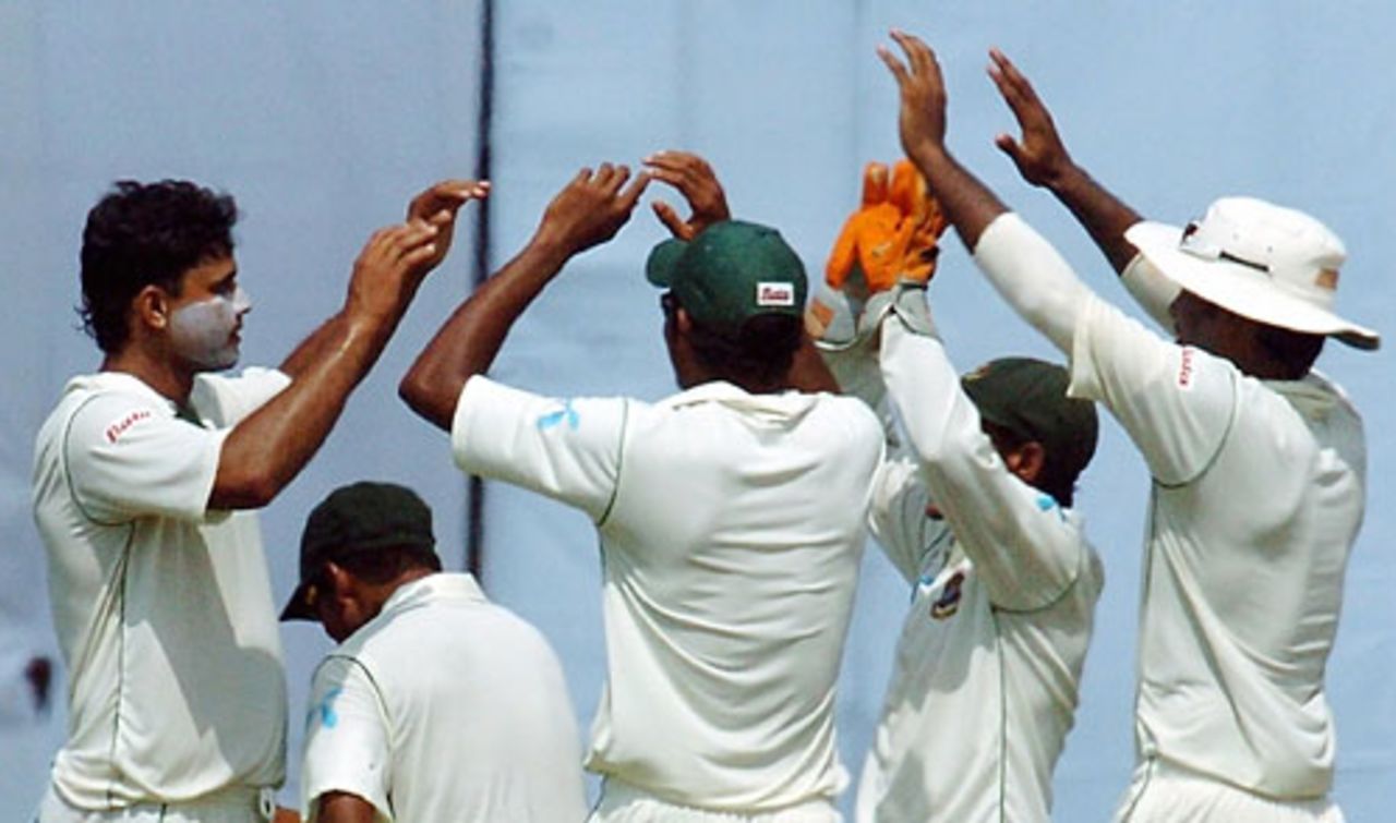 The Bangladesh team celebrates the fall of Ross Taylor's wicket, Bangladesh v New Zealand, 1st Test, Chittagong, 5th day, October 21, 2008