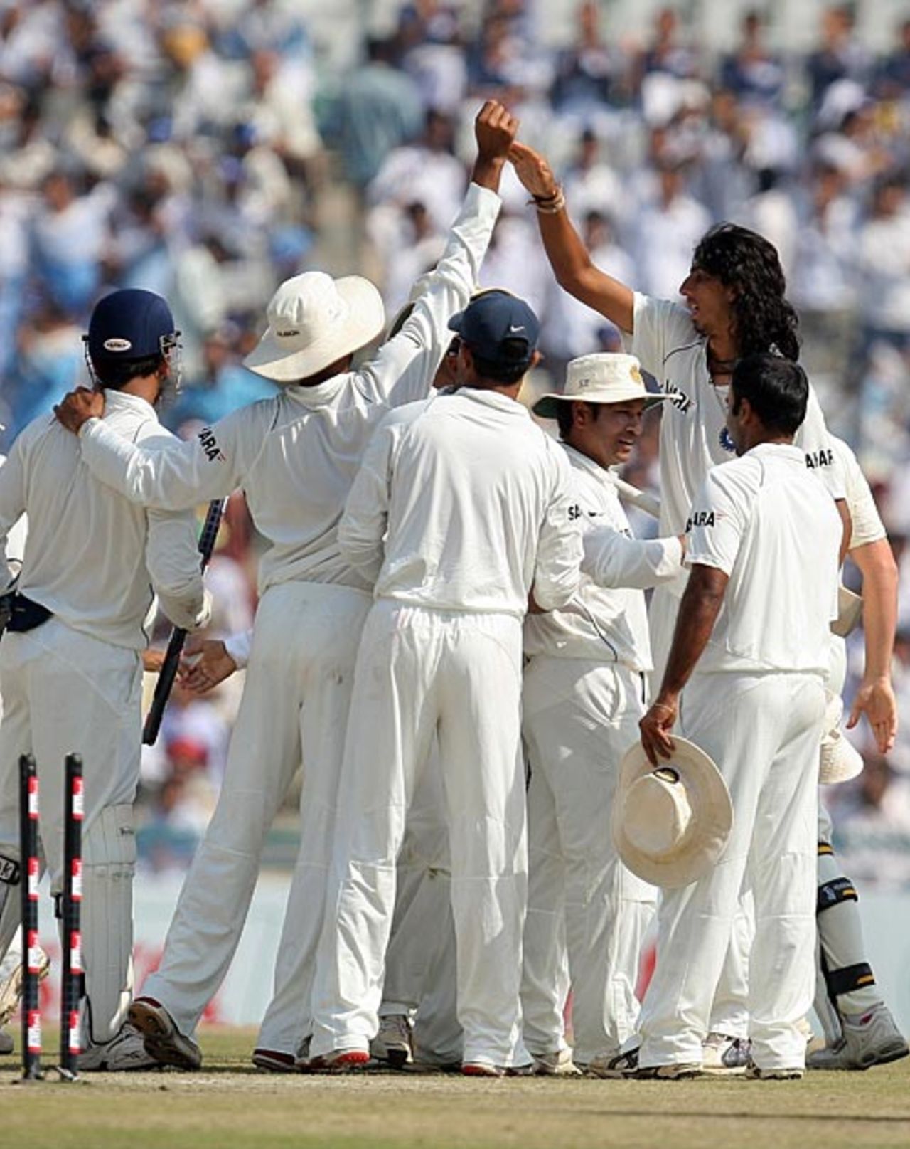 The Indian players celebrate their win in the second Test, India v Australia, 2nd Test, Mohali, 5th day, October 21, 2008