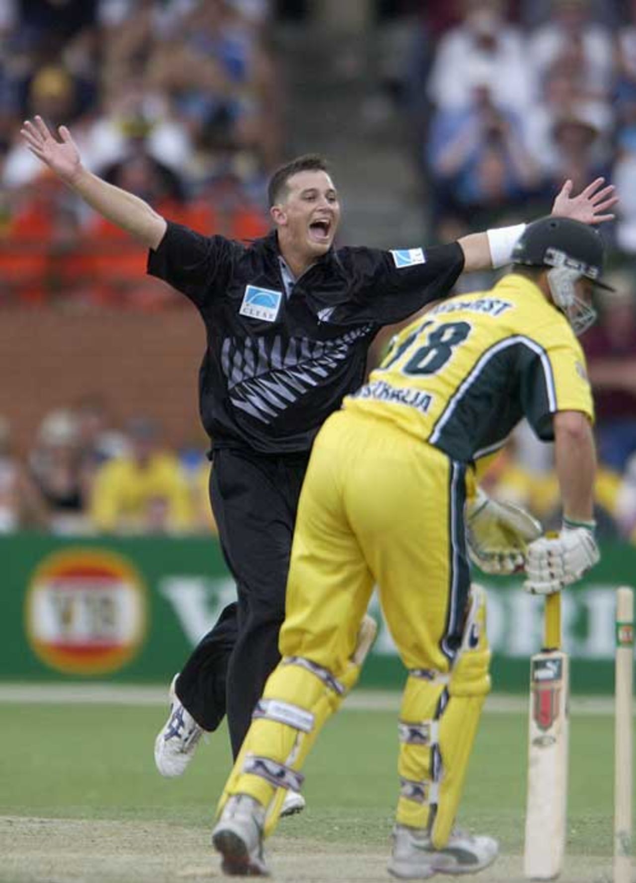 Shane Bond bowls Adam Gilchrist, Australia v New Zealand, VB Series, Adelaide, 26 January 2002