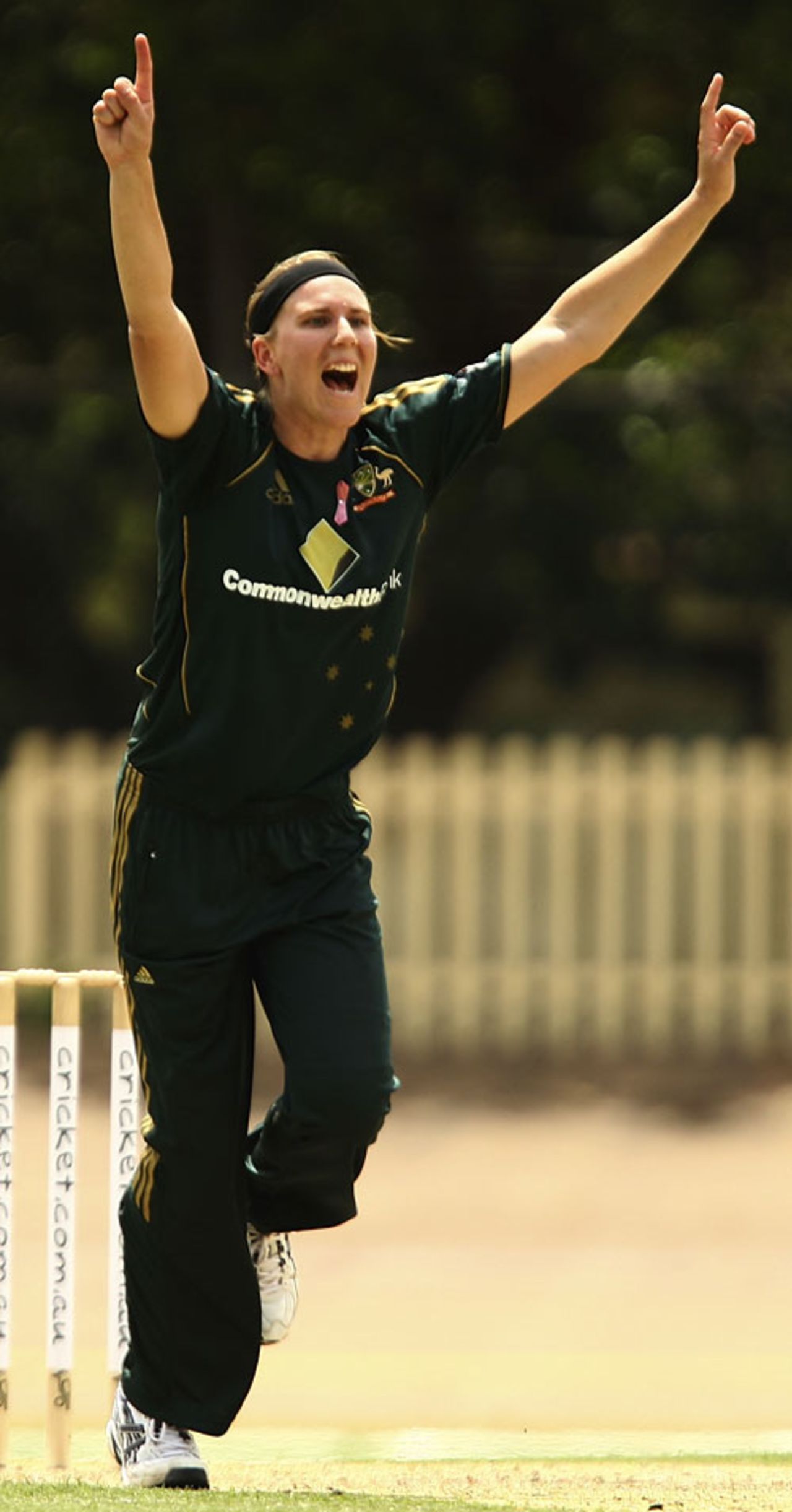 Emma Sampson celebrates after taking an Indian wicket, Australia v India, 1st Women's ODI, Sydney, 31 October, 2008