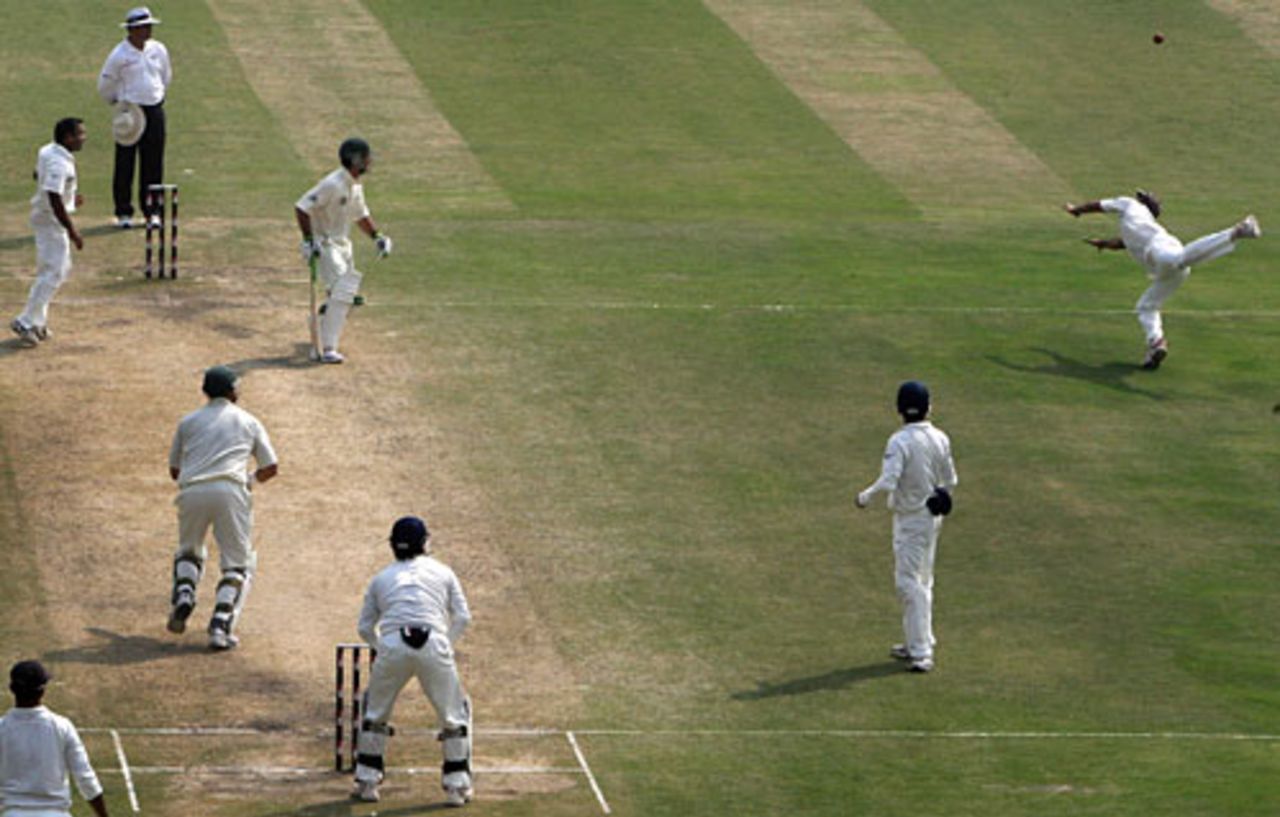 Matthew Hayden survives a chance as Anil Kumble drops a difficult catch diving to his right, India v Australia, 3rd Test, Delhi, 3rd day, October 31, 2008