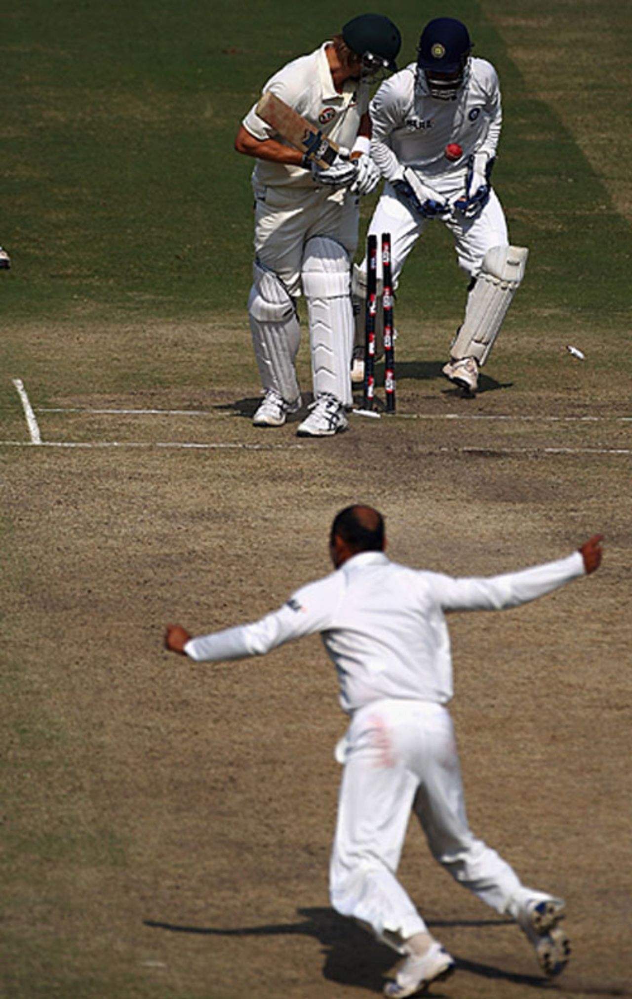 Shane Watson is bowled by Virender Sehwag for 36, India v Australia, 3rd Test, Delhi, 4th day, November 1, 2008