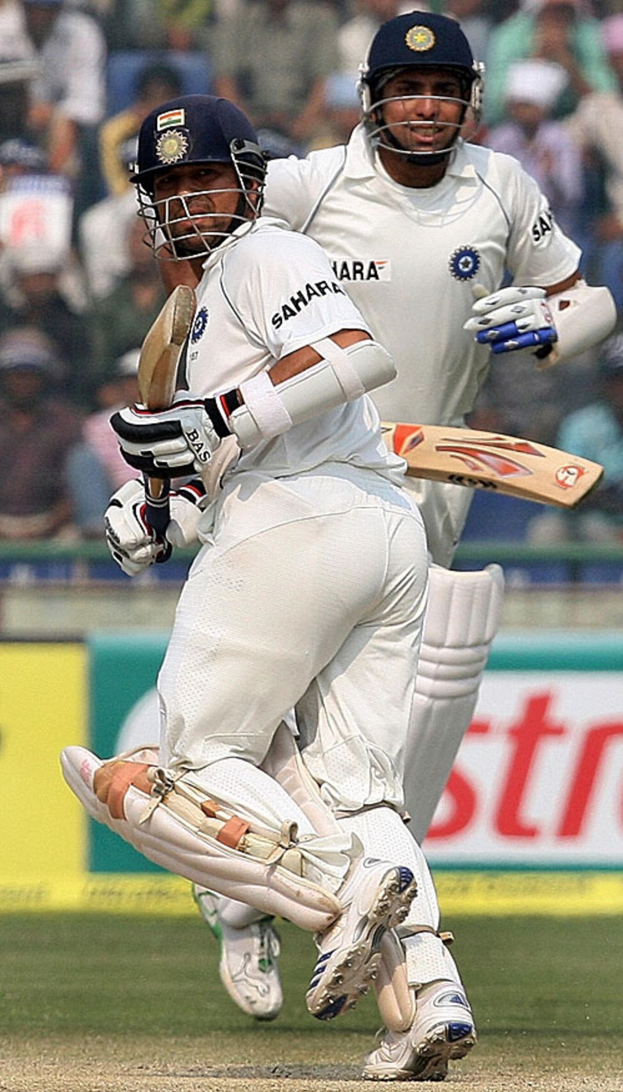 Sachin Tendulkar and VVS Laxman take a run during their stand of 52, India v Australia, 3rd Test, Delhi, 5th day, November 2, 2008