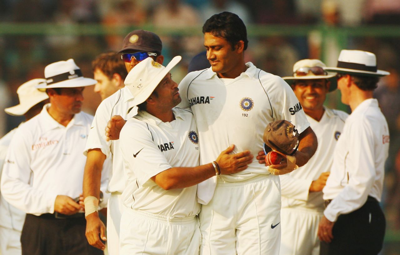Anil Kumble gets a hug from Sachin Tendulkar, India v Australia, 3rd Test, Delhi, 5th day, November 2, 2008