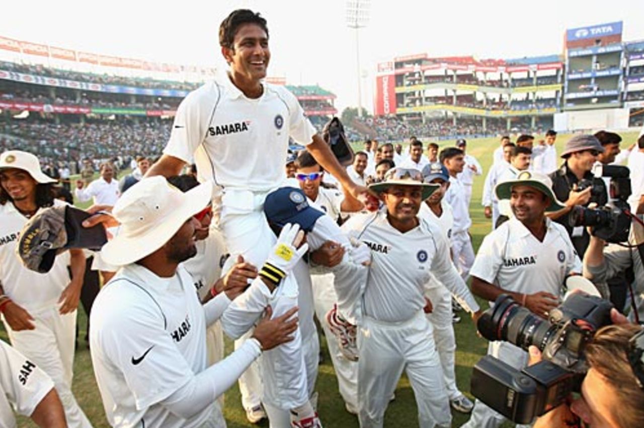 Anil Kumble enjoys the ride on the shoulders of his team-mates, India v Australia, 3rd Test, Delhi, 5th day, November 2, 2008