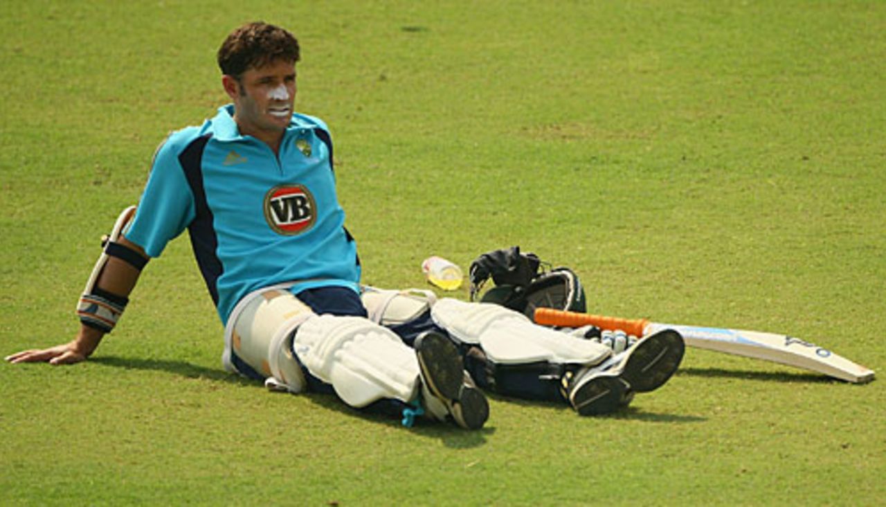 Michael Hussey takes a break during practice, Nagpur, November 4, 2008